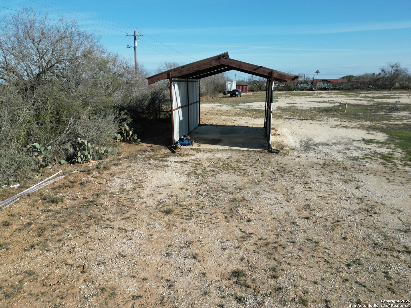 main property photo 3
