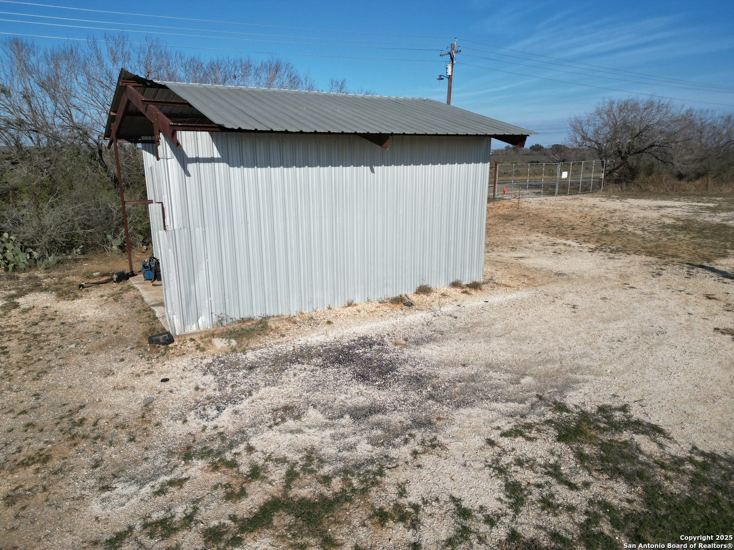 main property photo 4