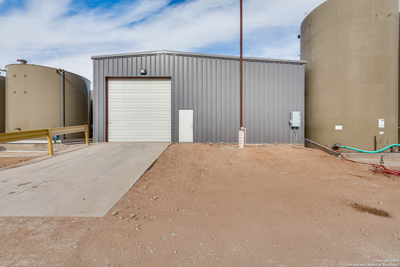 main property photo 29