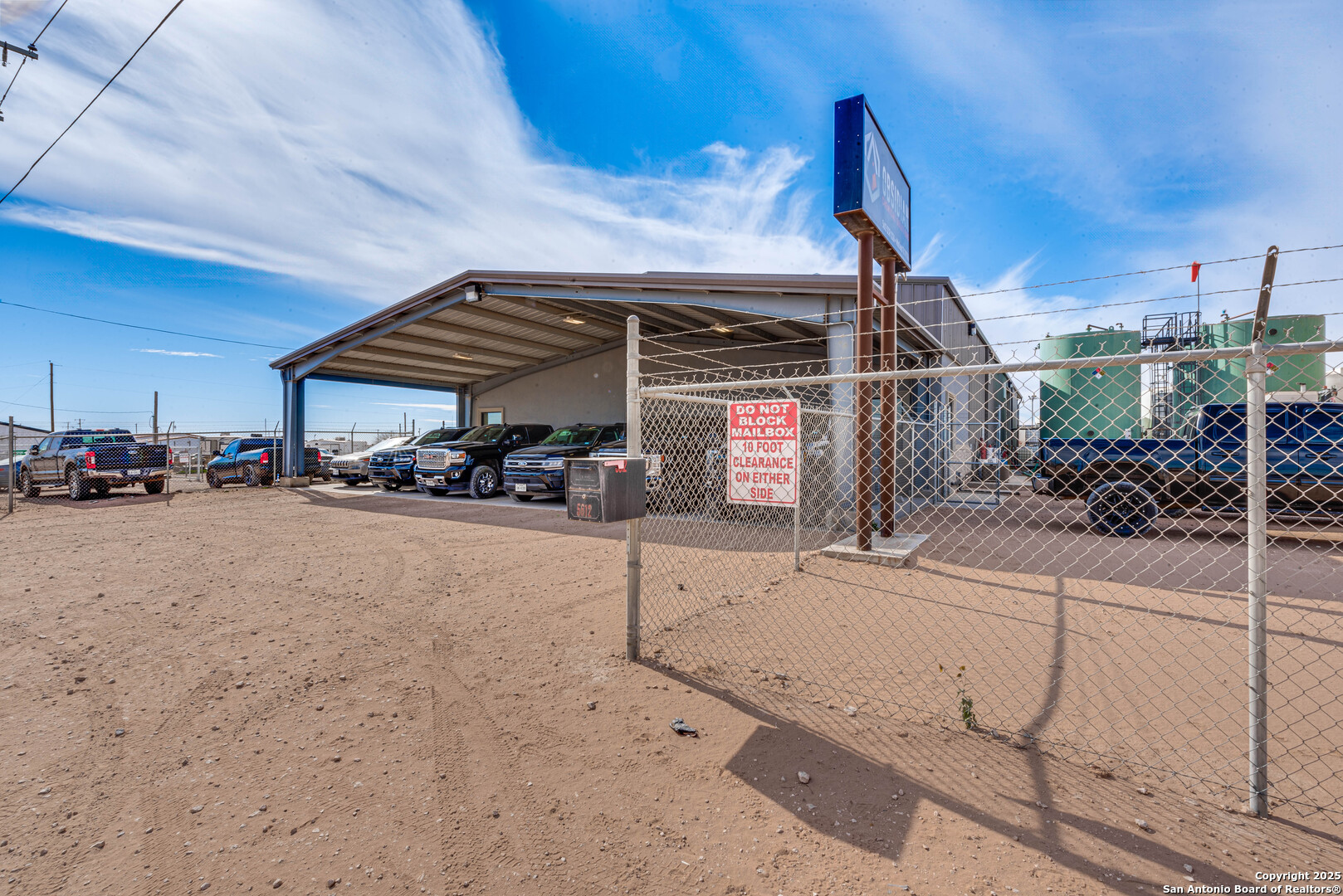 main property photo 31