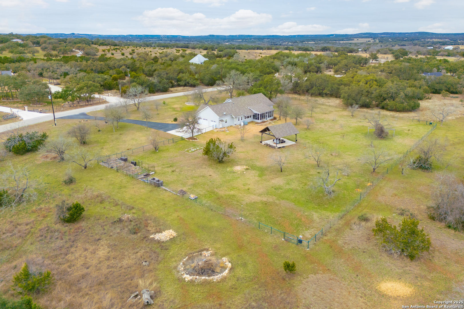main property photo 10