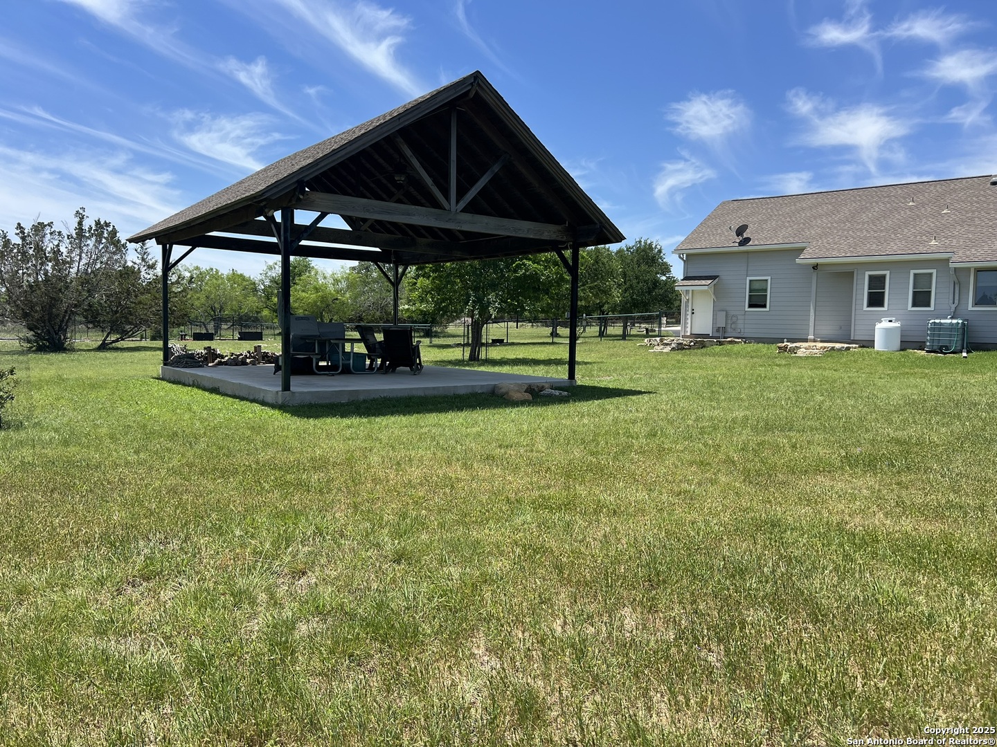 main property photo 27