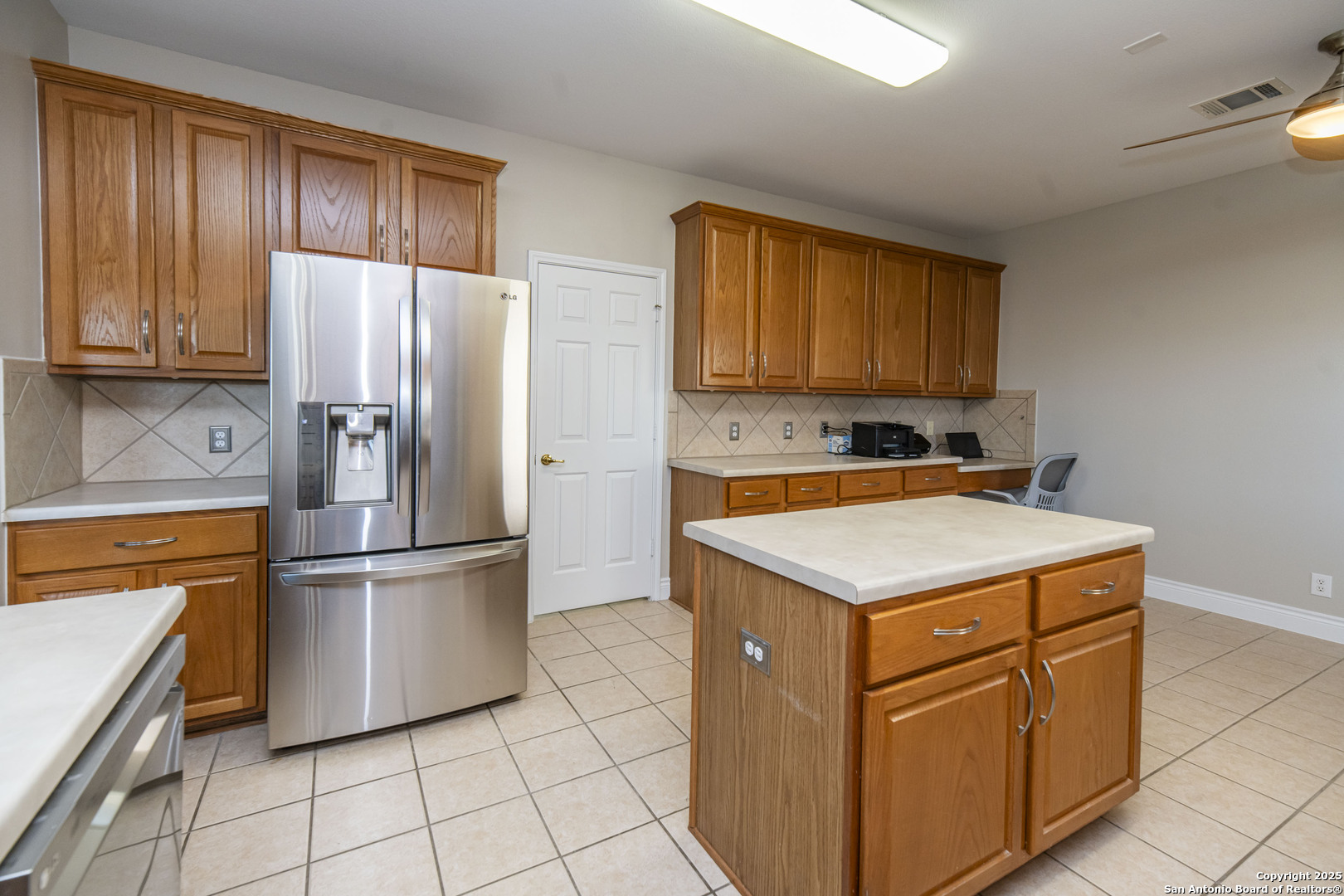 main property photo 14