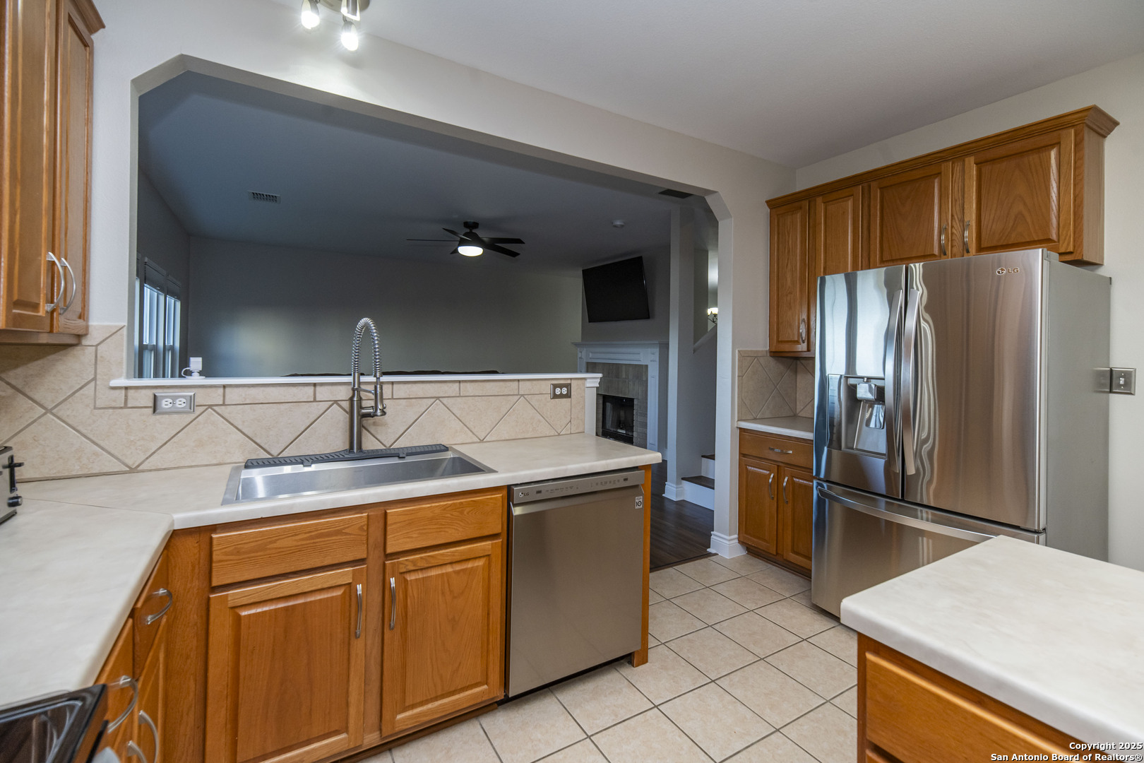 main property photo 16
