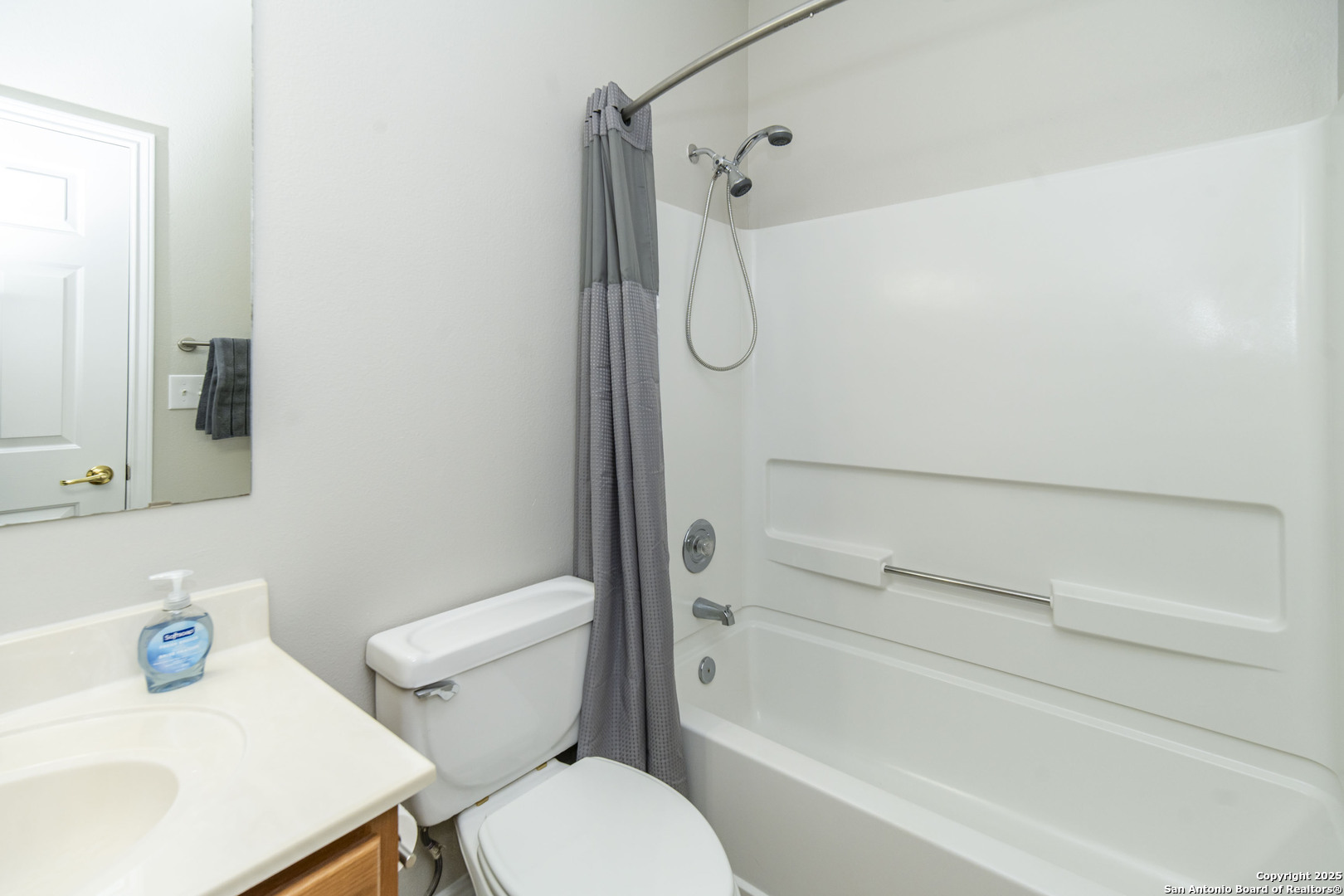 main property photo 23