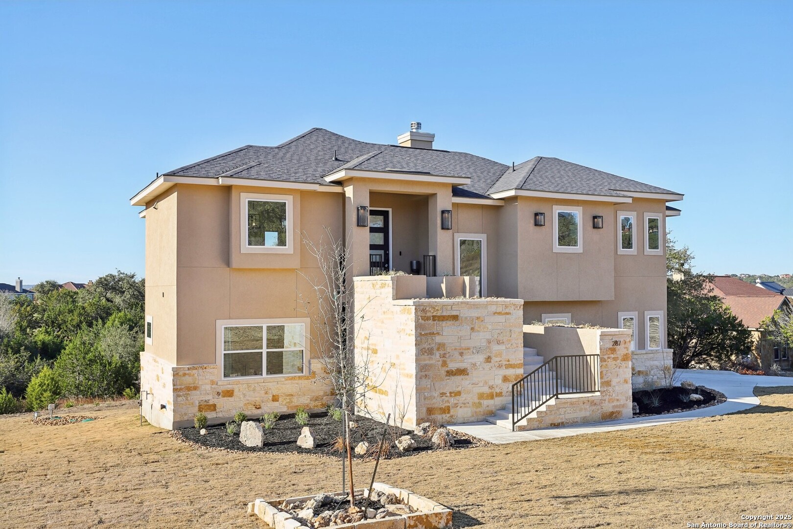 main property photo 4