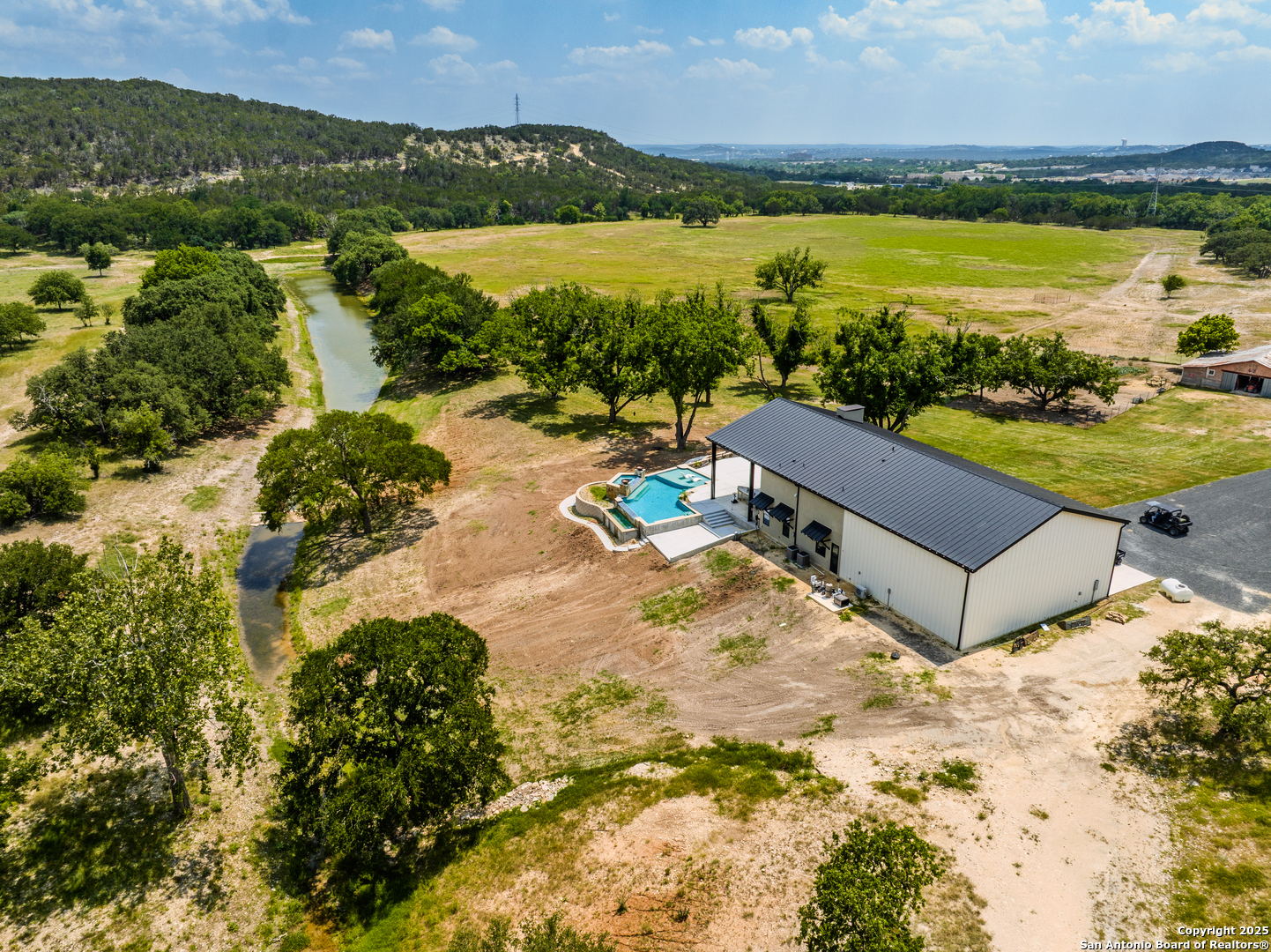 main property photo 10