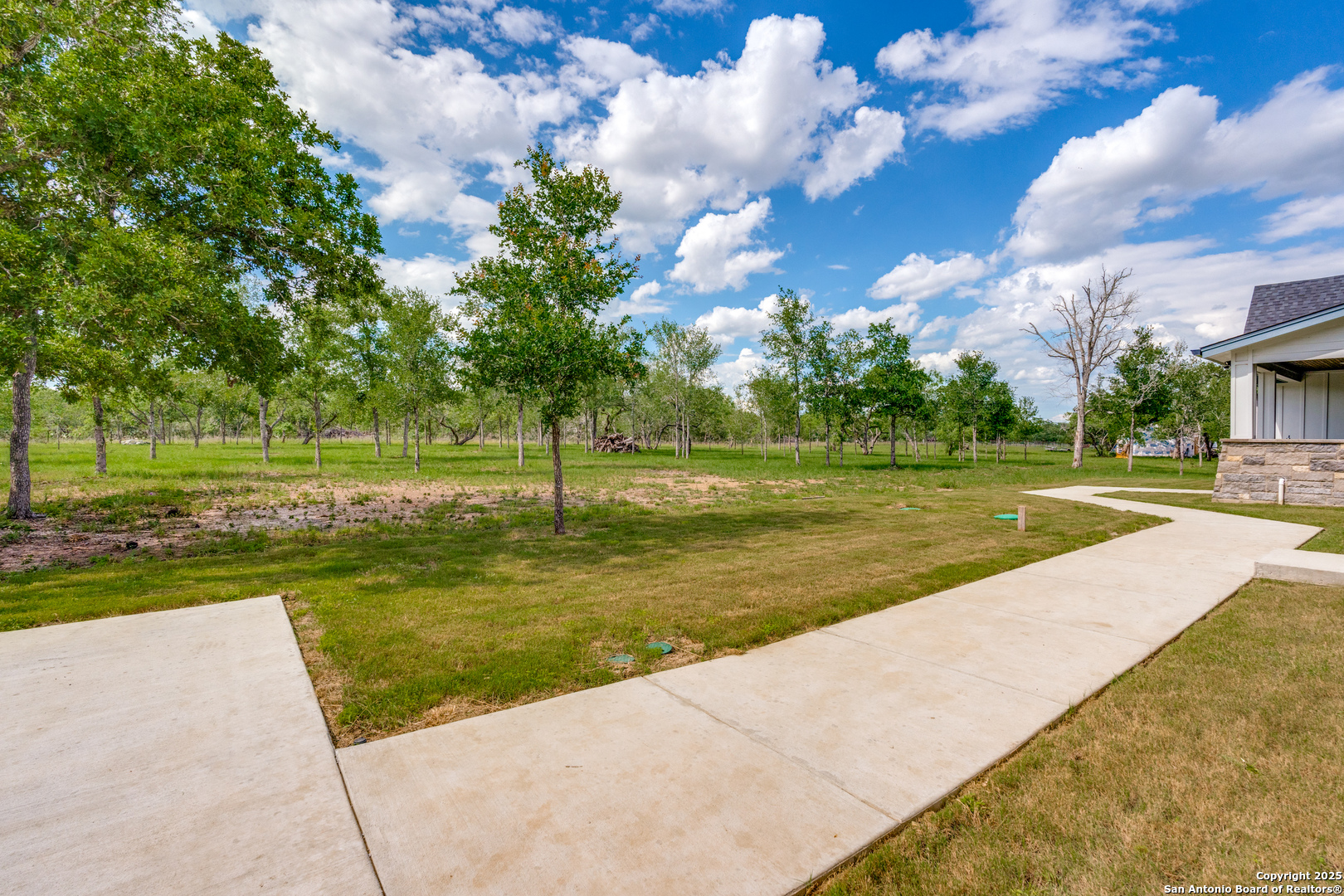main property photo 30