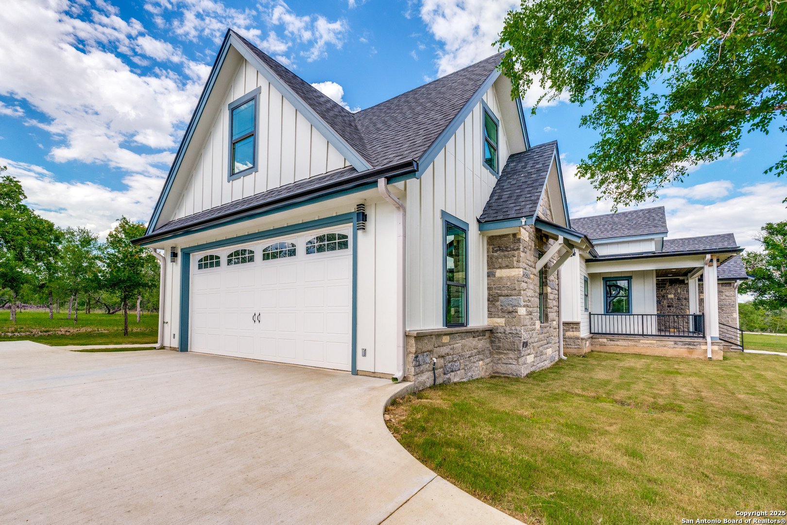 main property photo 33