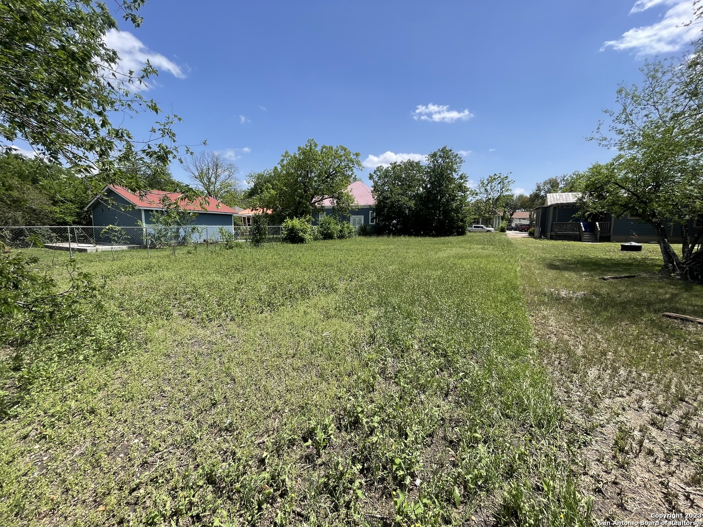 main property photo 4