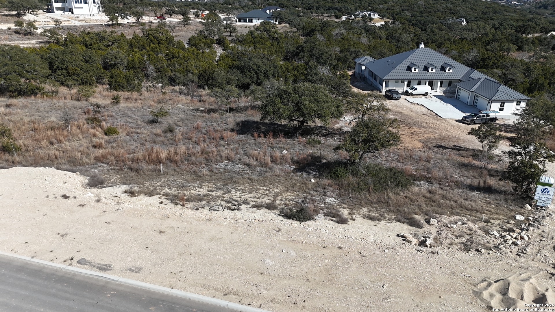 main property photo 13
