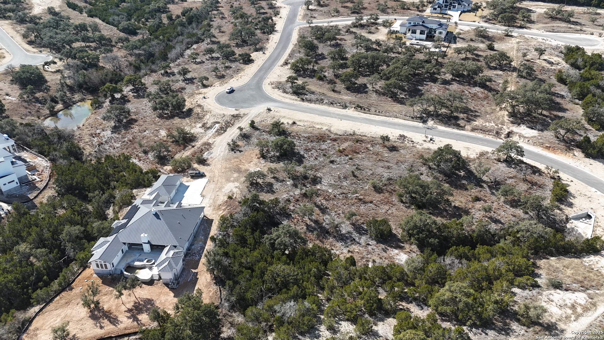 main property photo 6