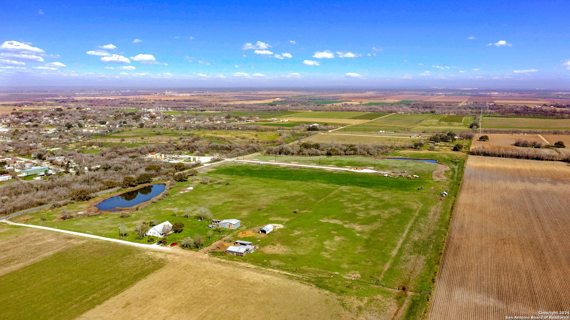 main property photo 10