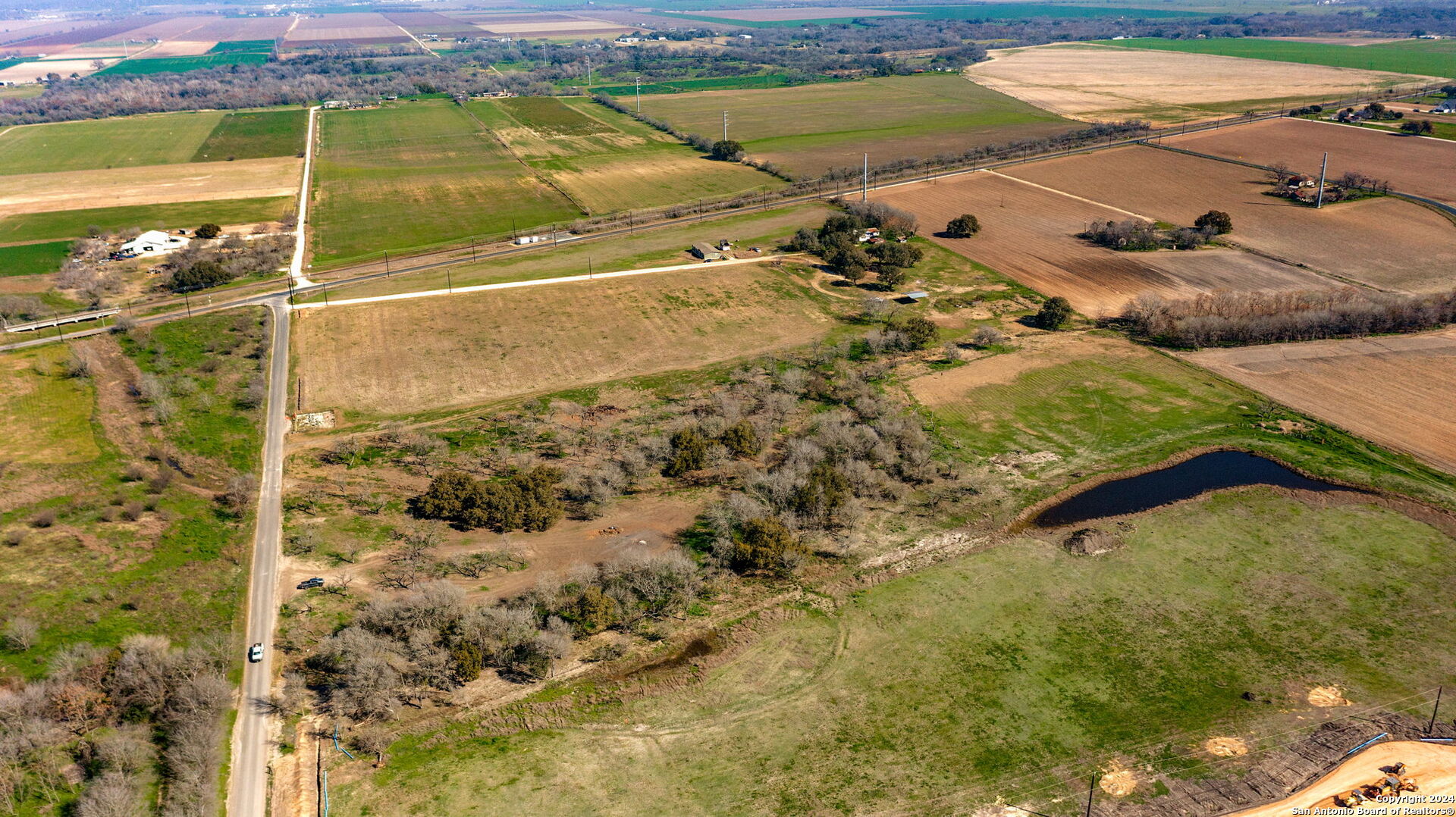 main property photo 13