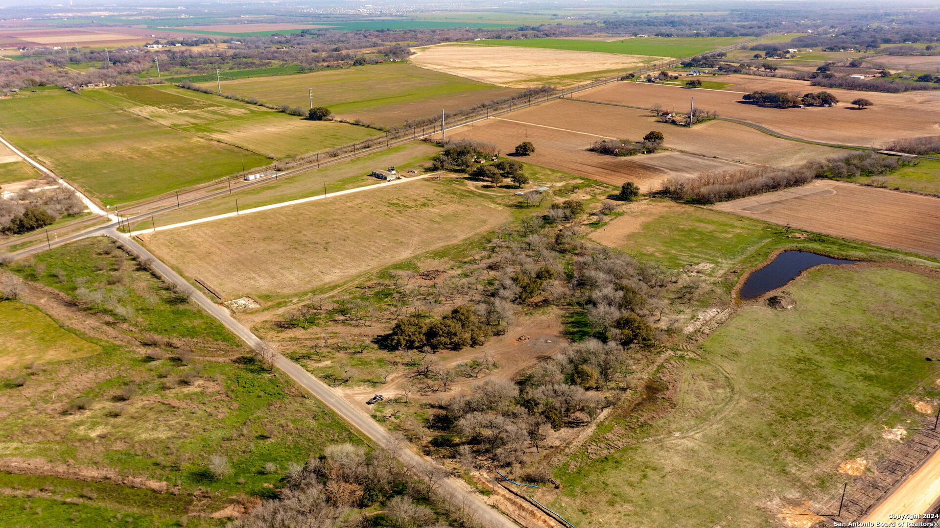 main property photo 14
