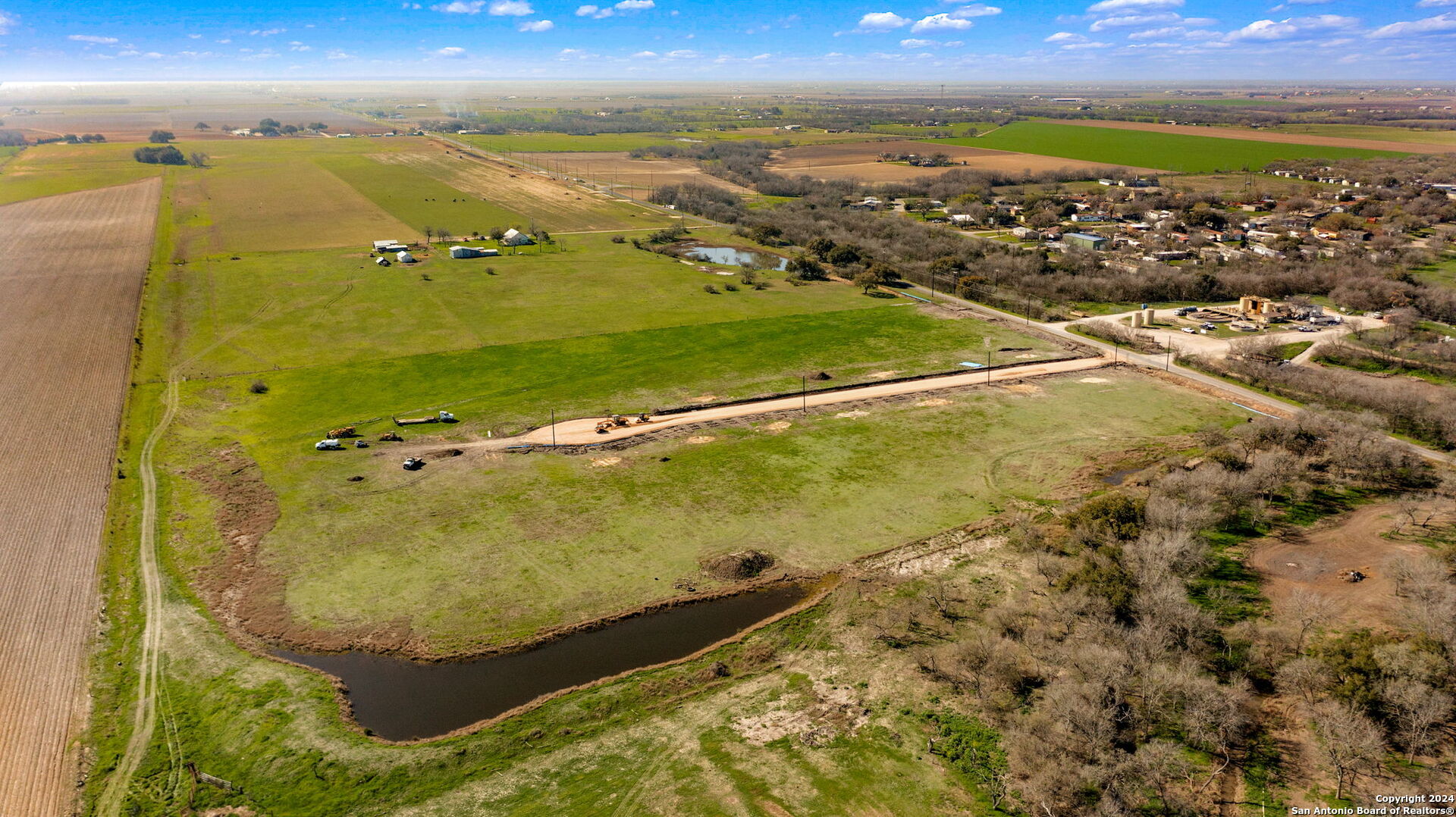main property photo 17
