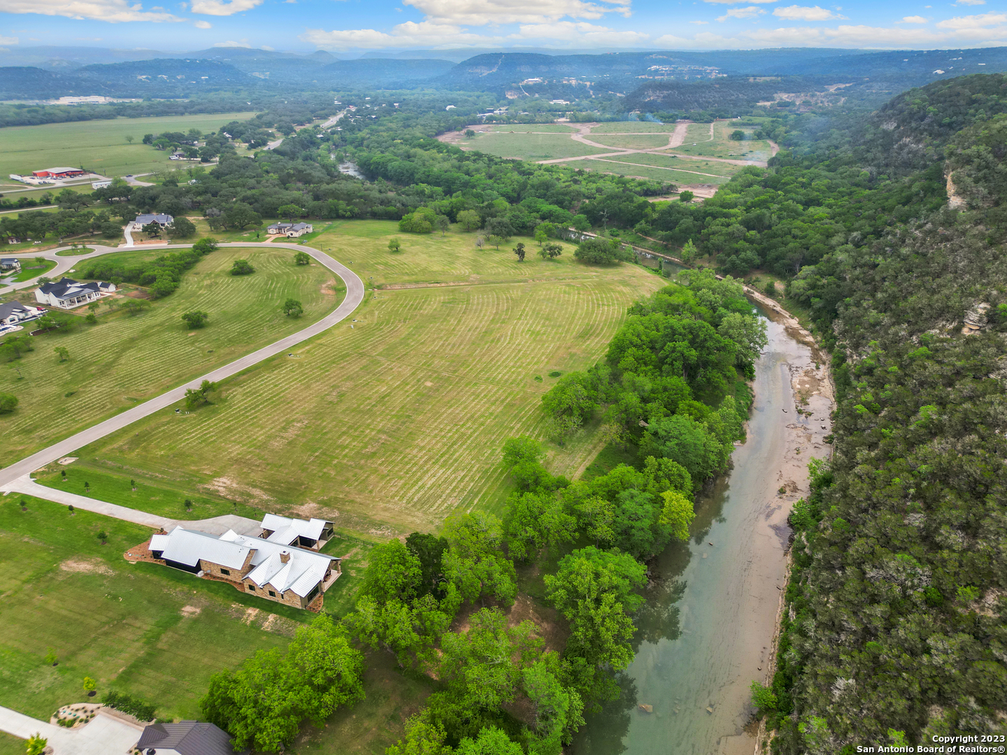main property photo 2