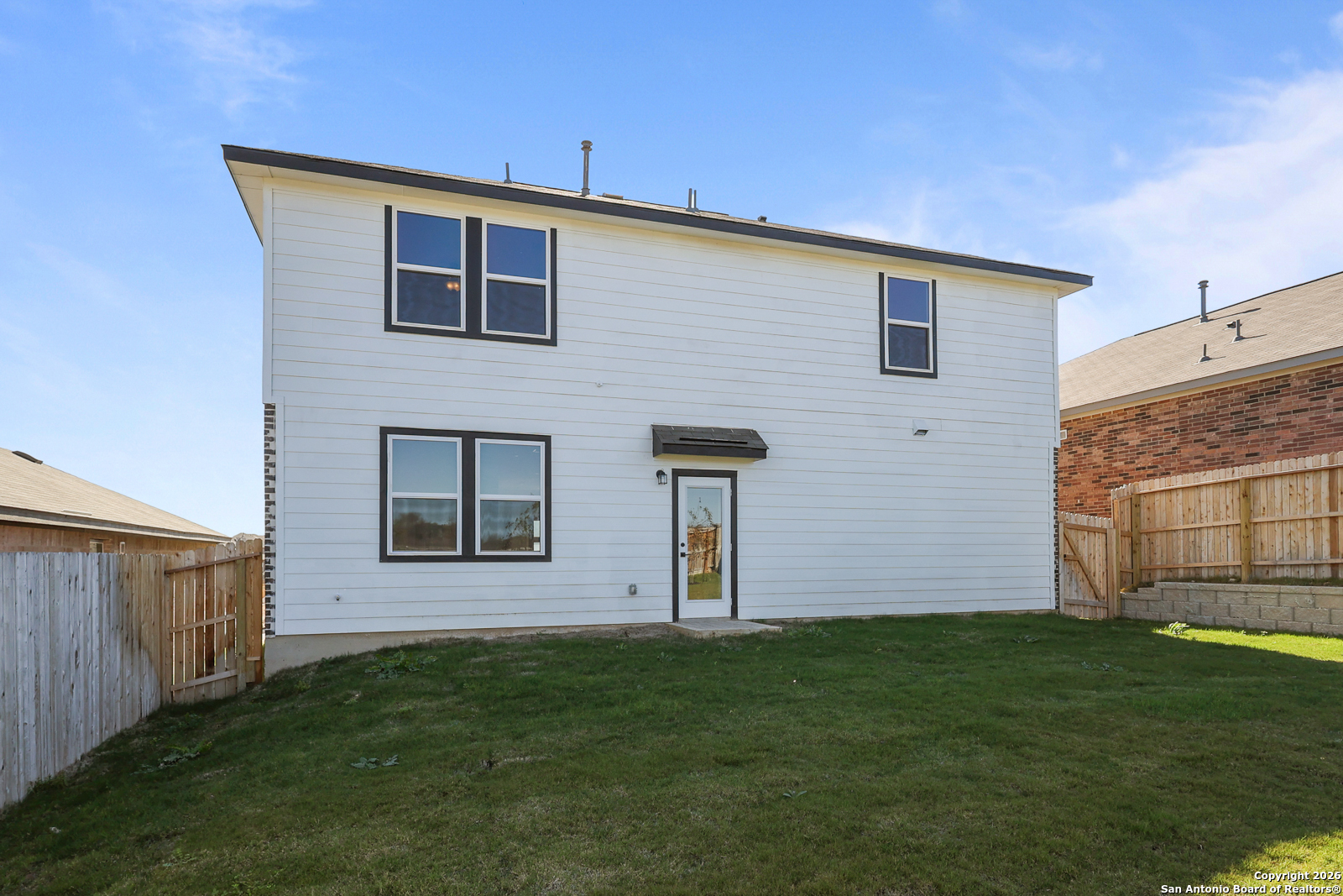 main property photo 30