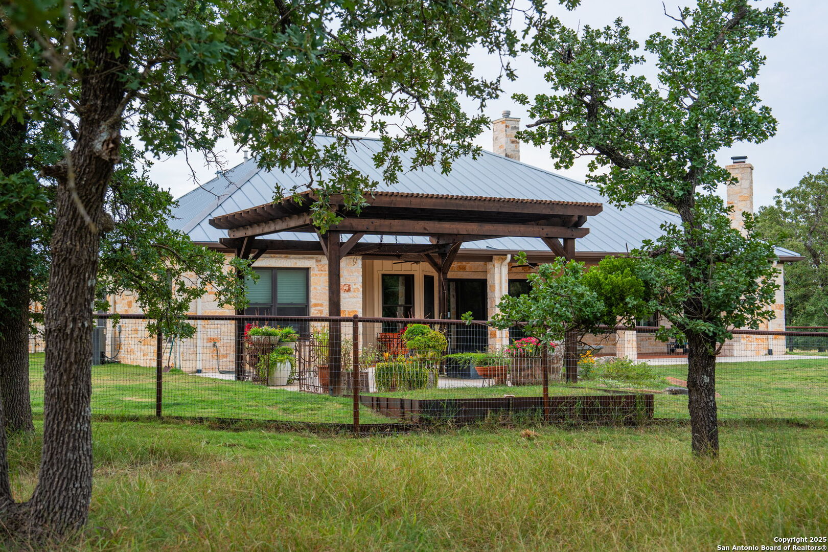 main property photo 27