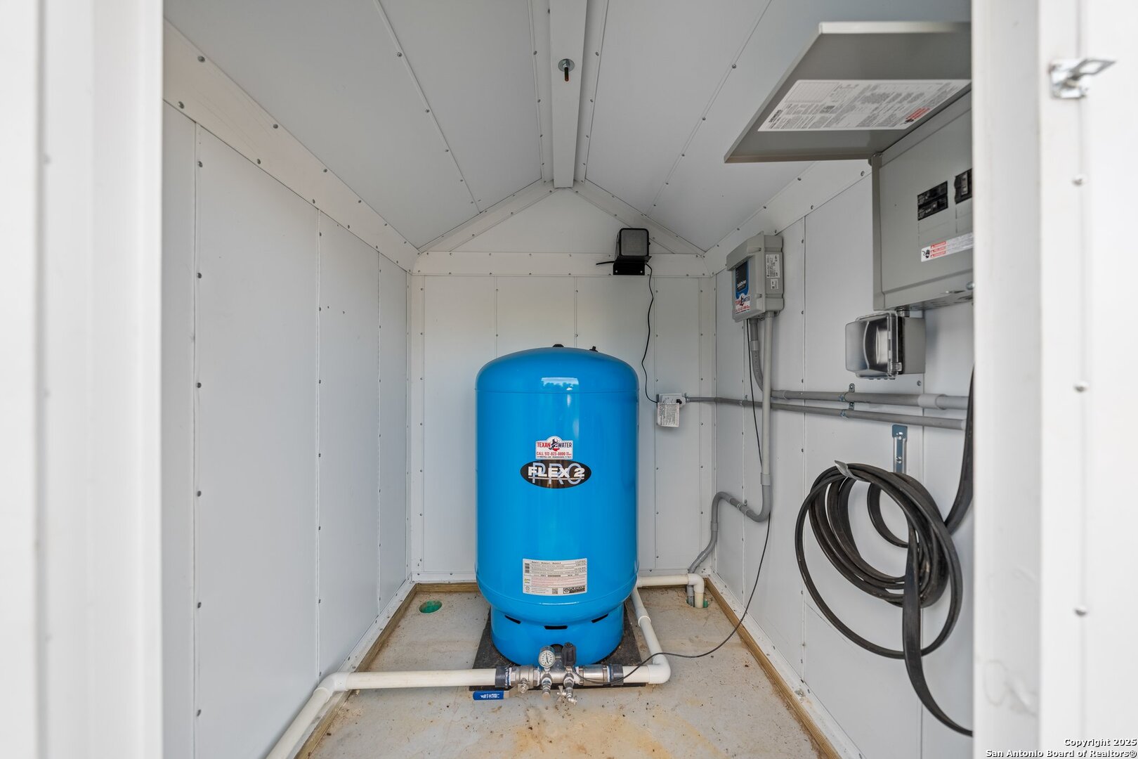 main property photo 34