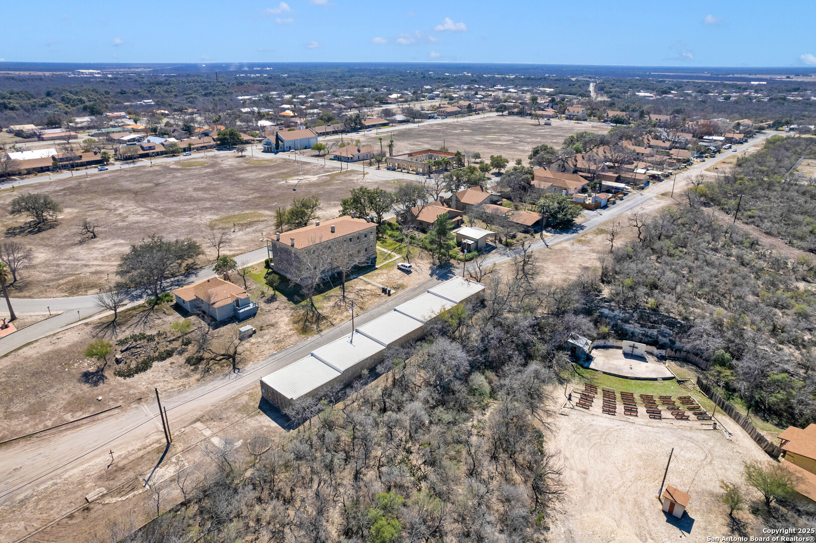 main property photo 32