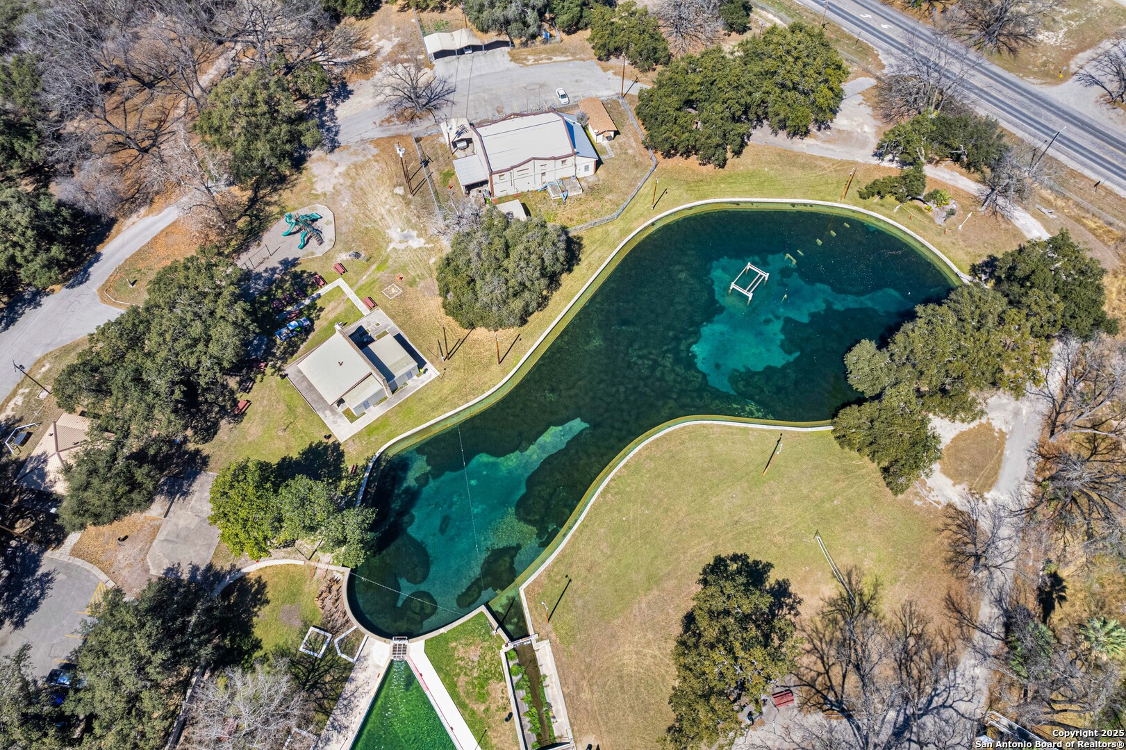 main property photo 33