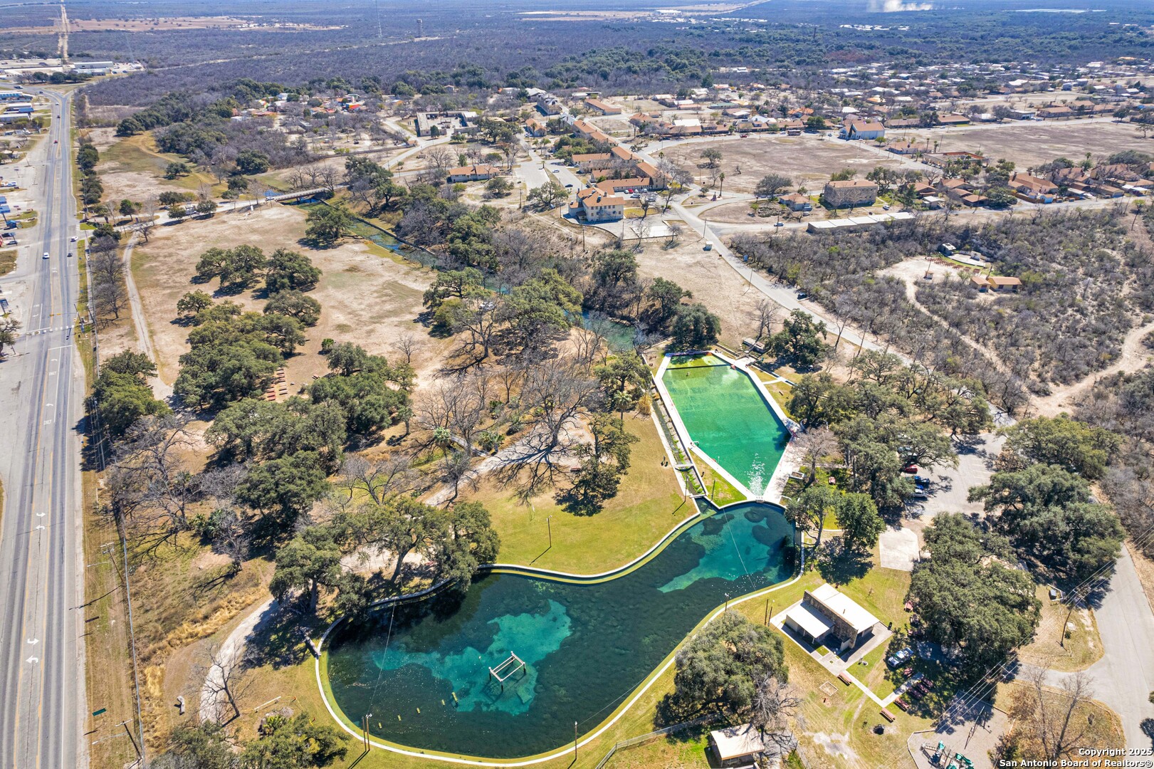 main property photo 34