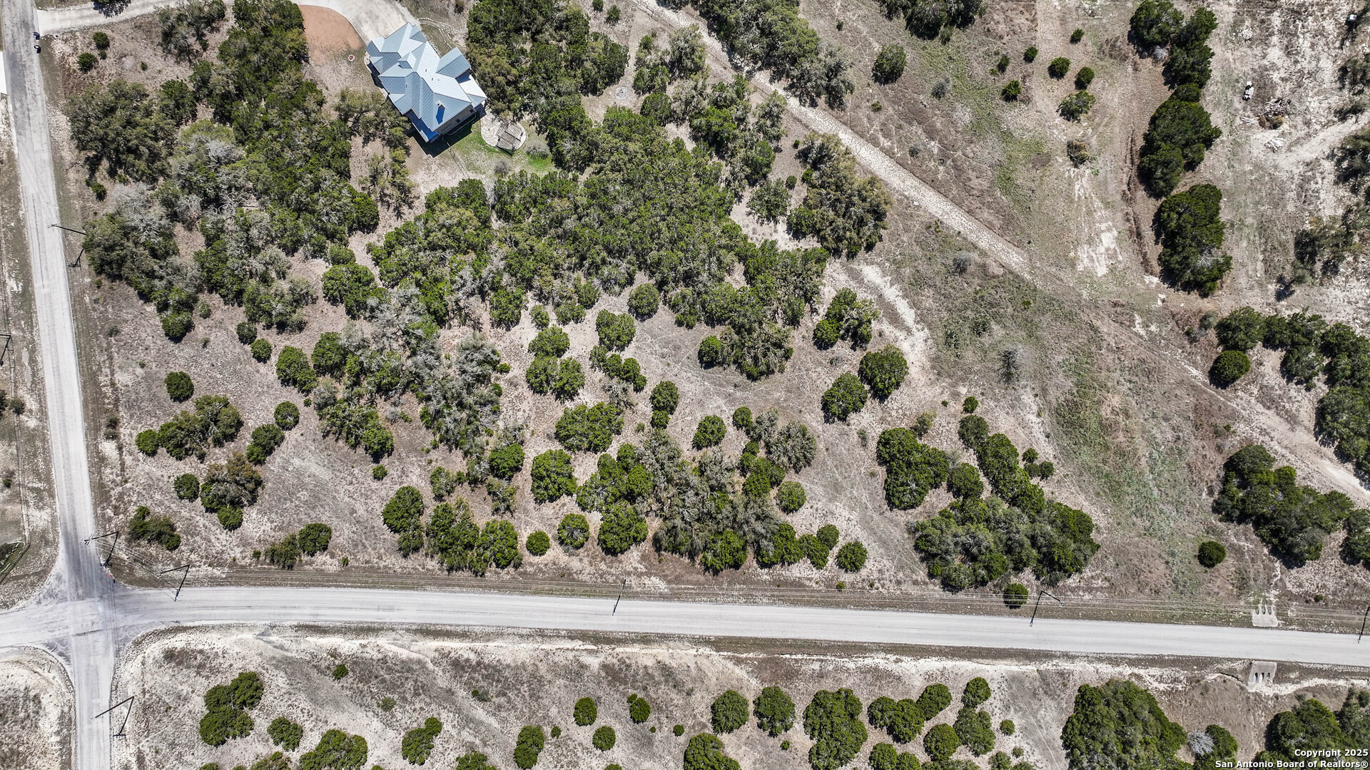 main property photo 8