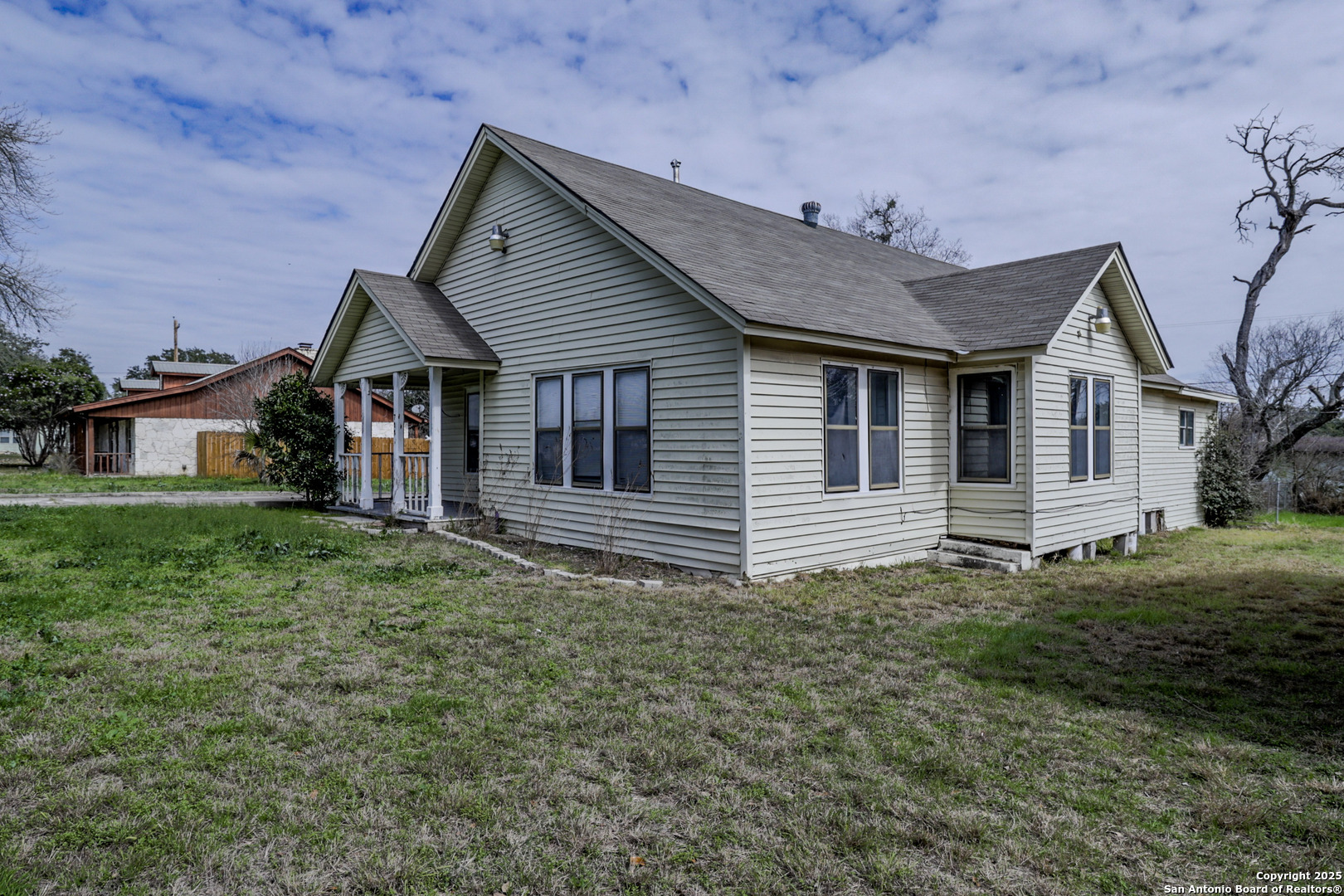 main property photo 3