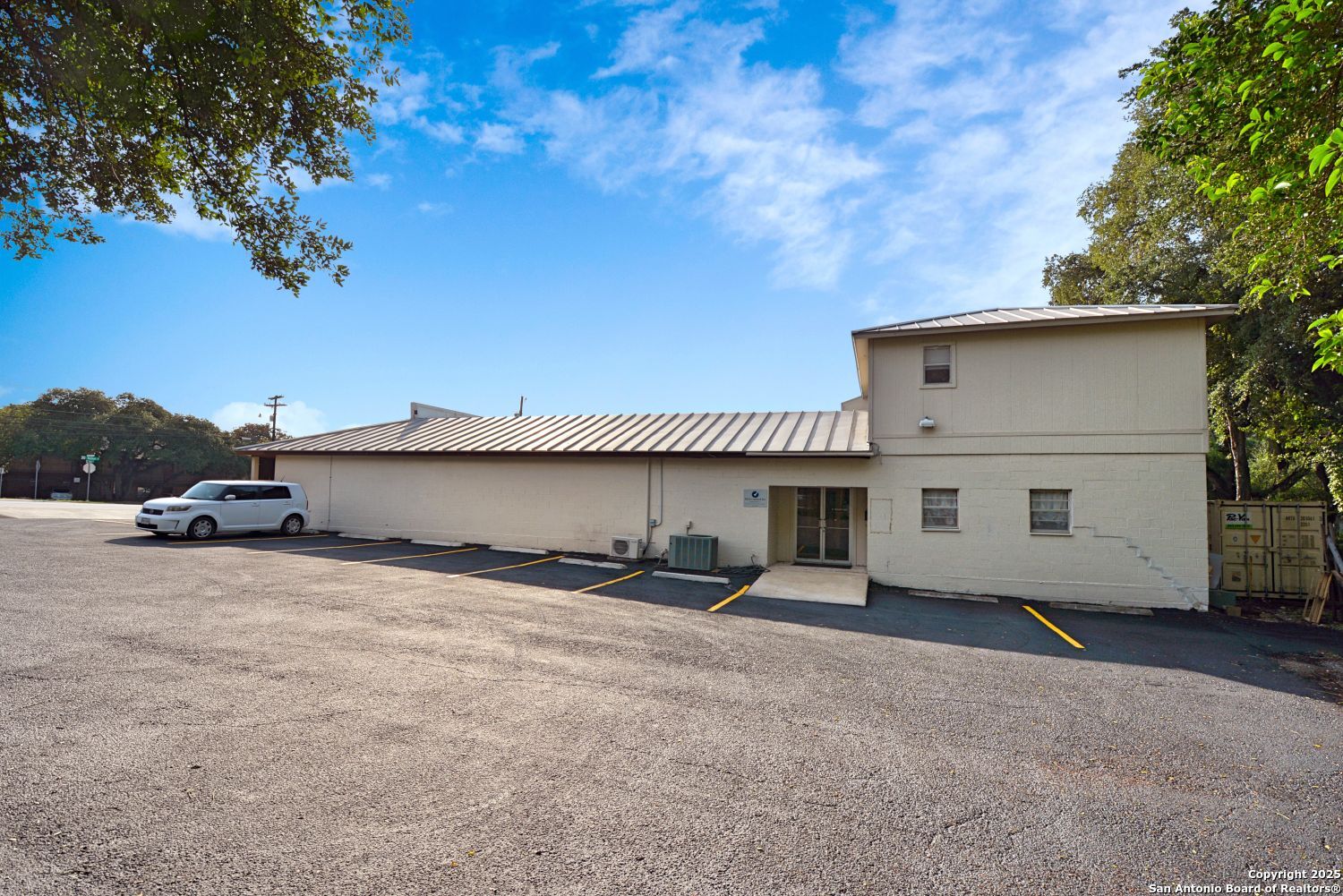 main property photo 15