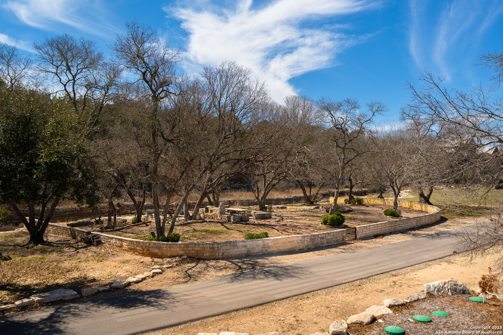 main property photo 27