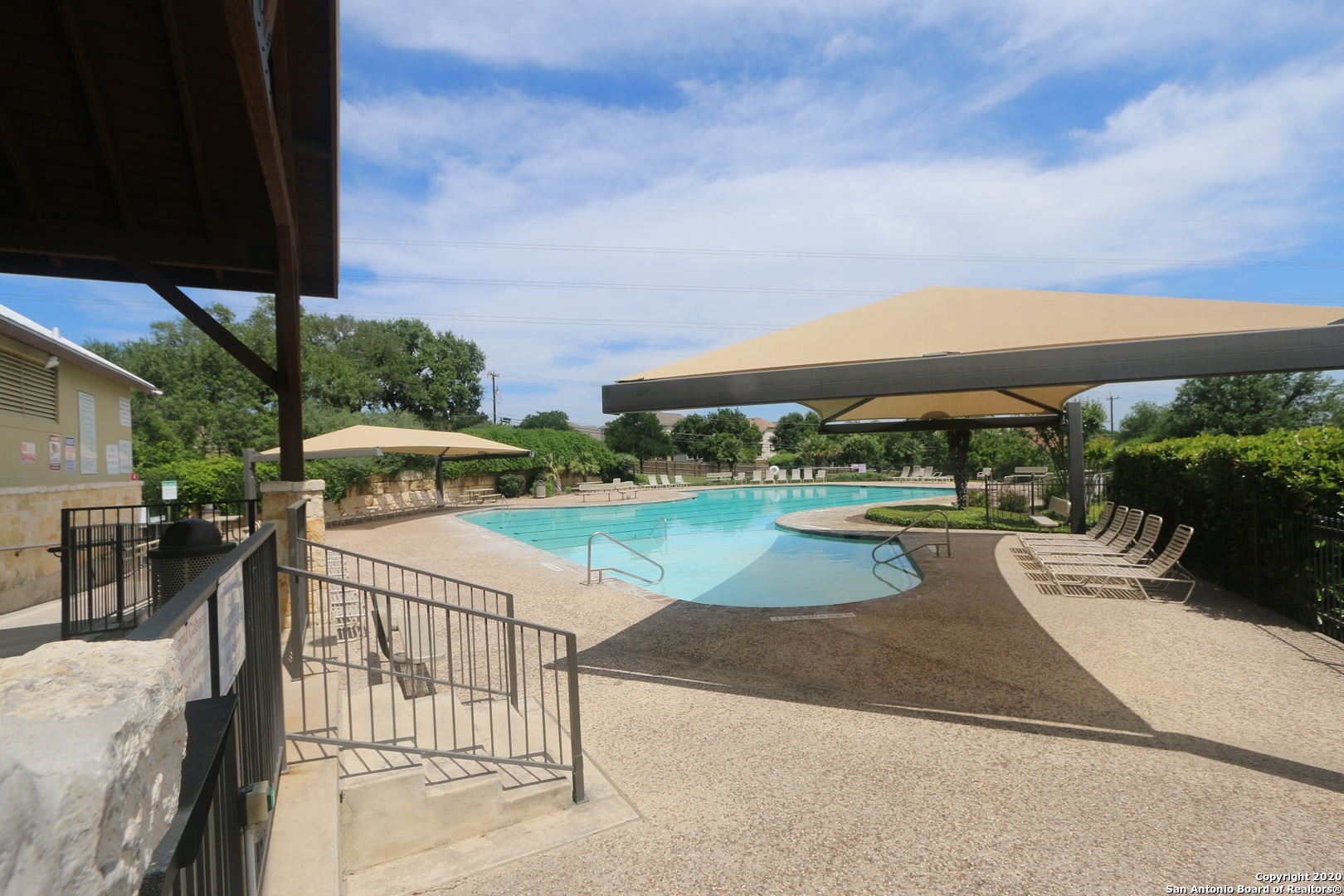 main property photo 25