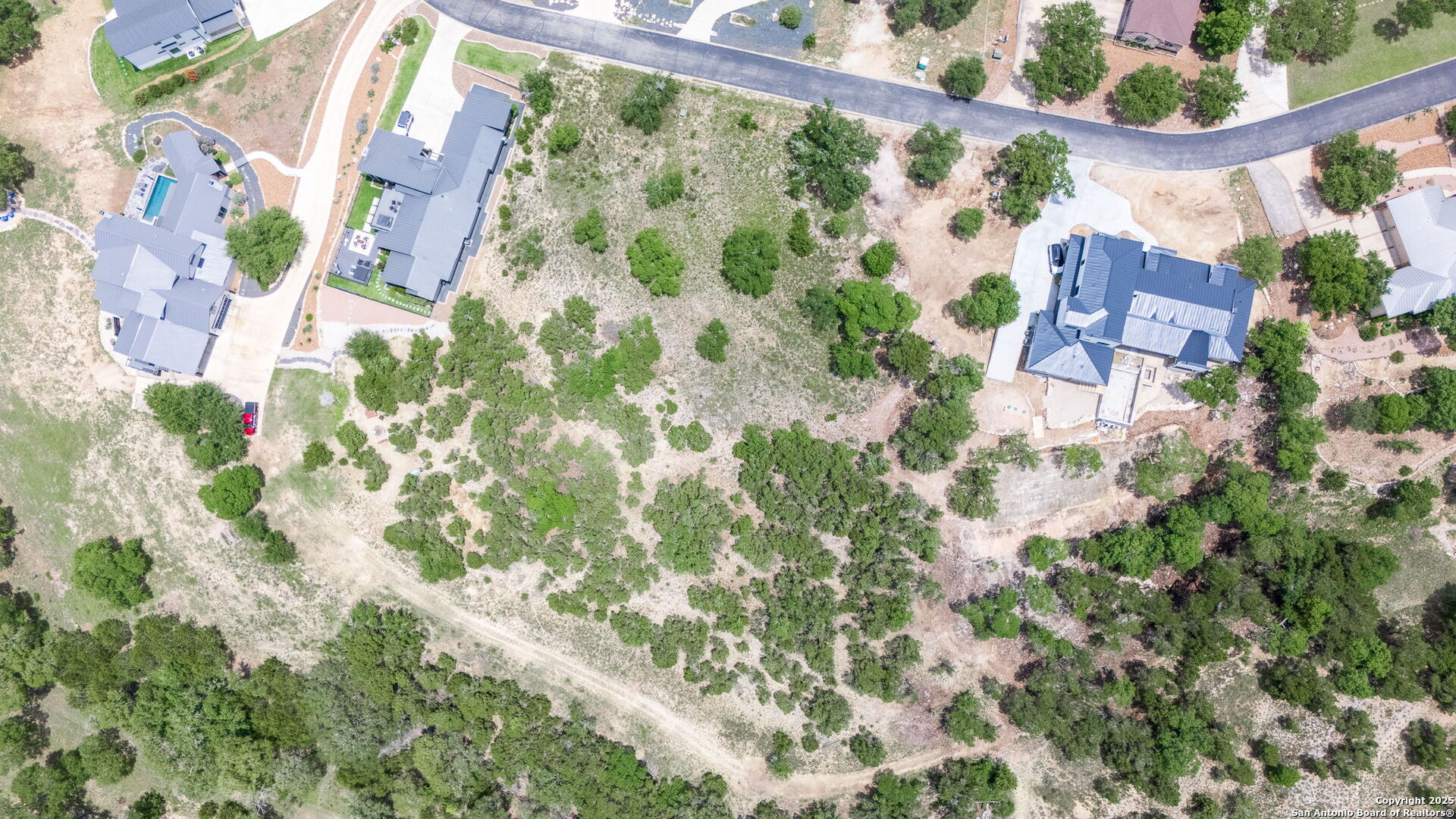 main property photo 7