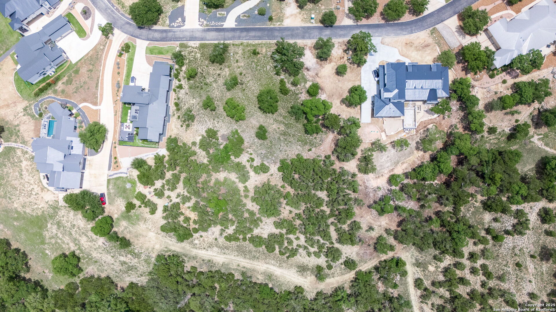 main property photo 8