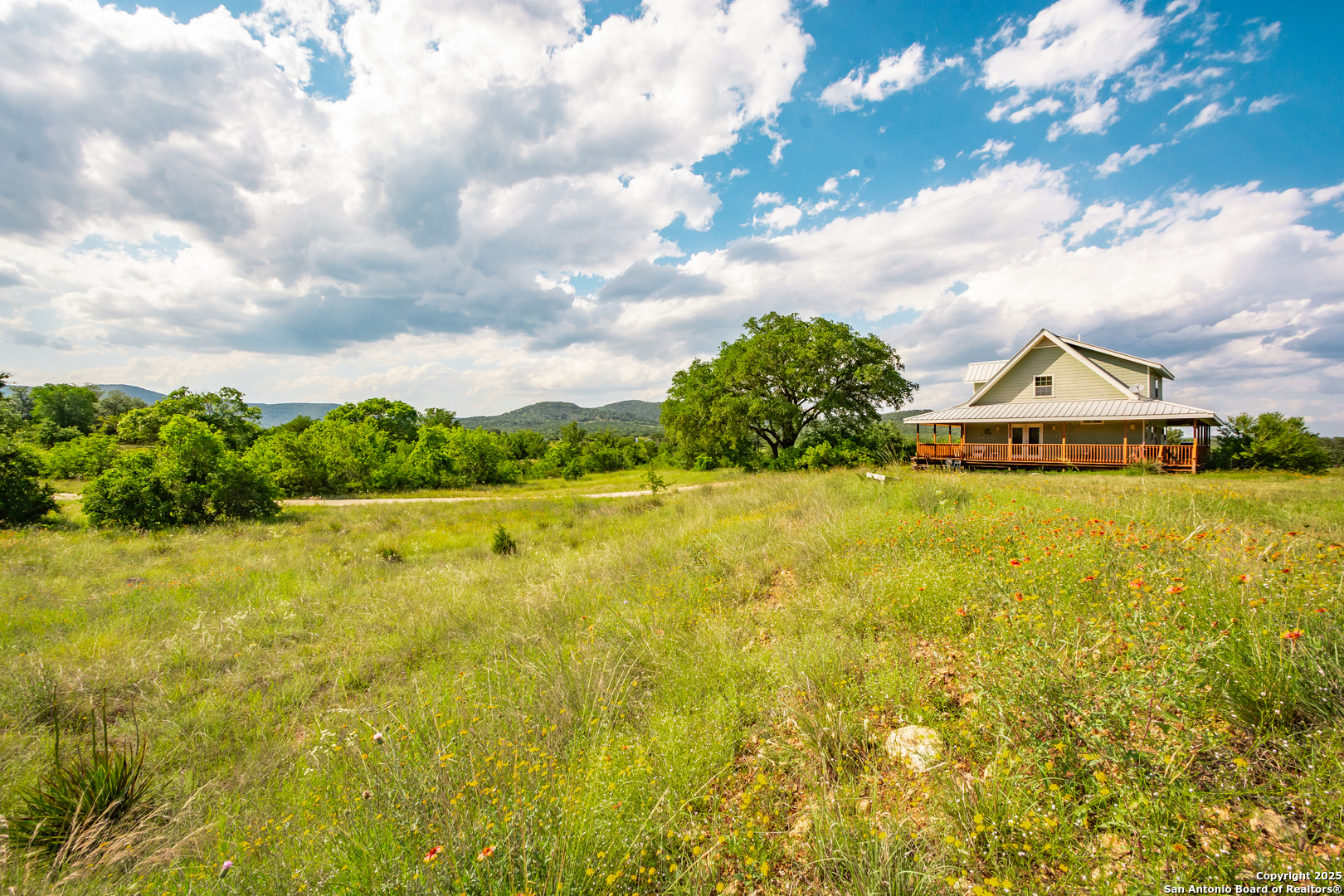 main property photo 18