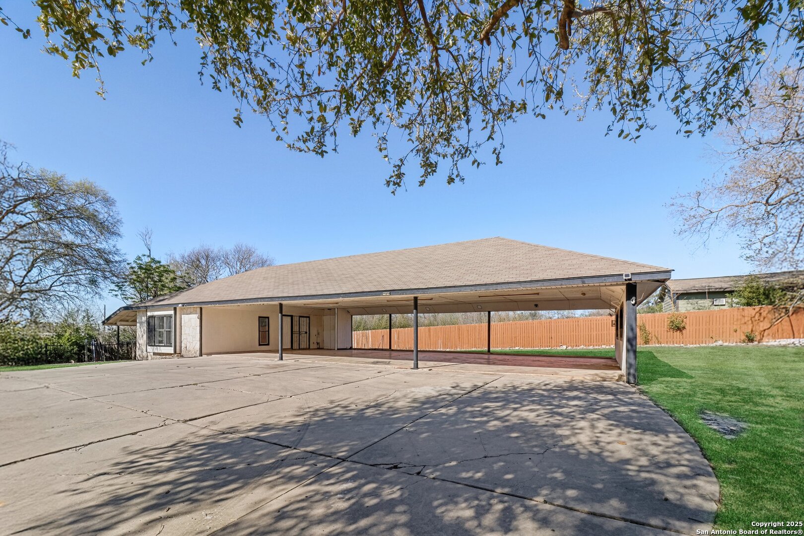 main property photo 33