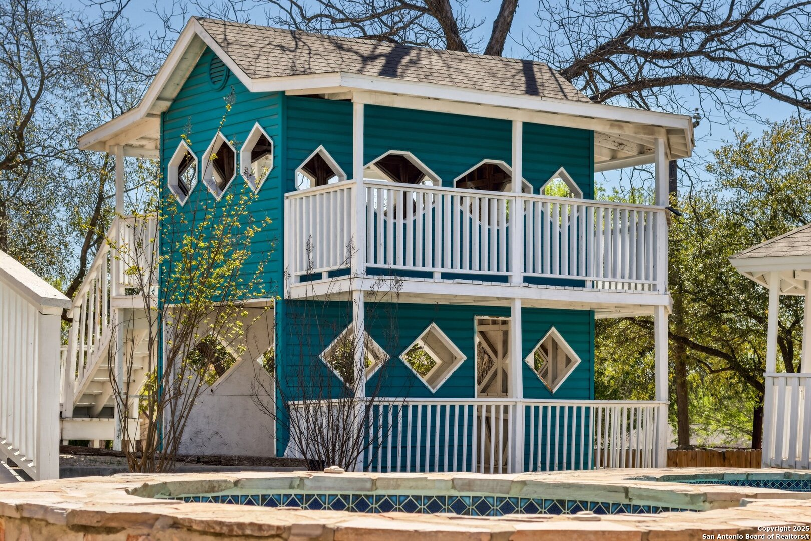 main property photo 40