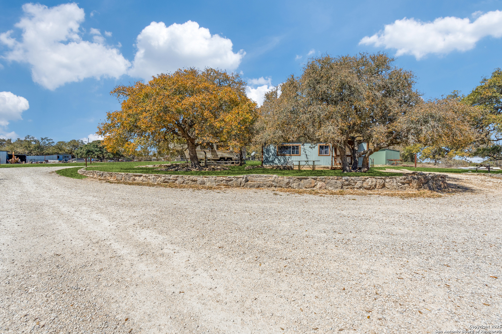 main property photo 11