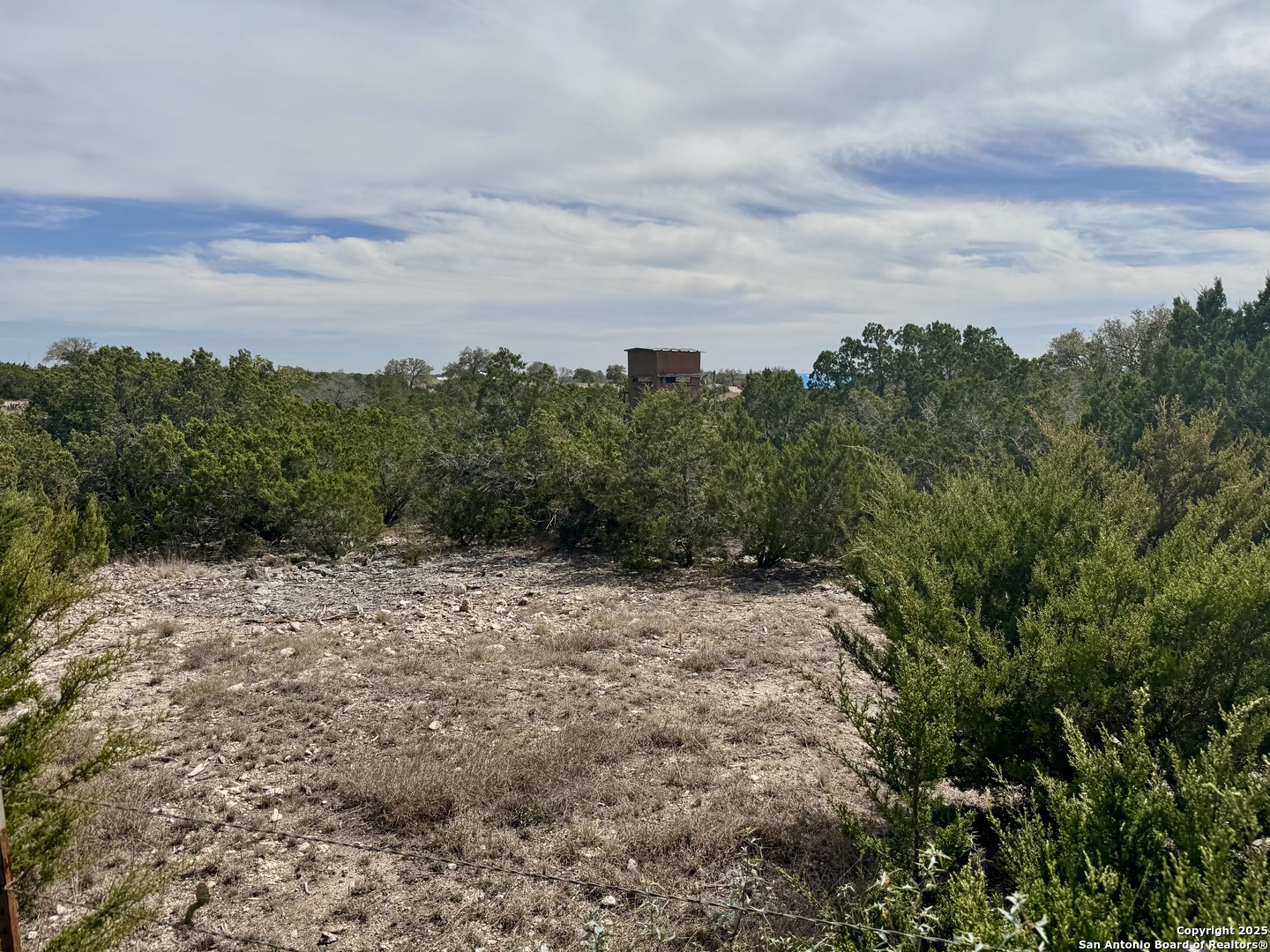 main property photo 11