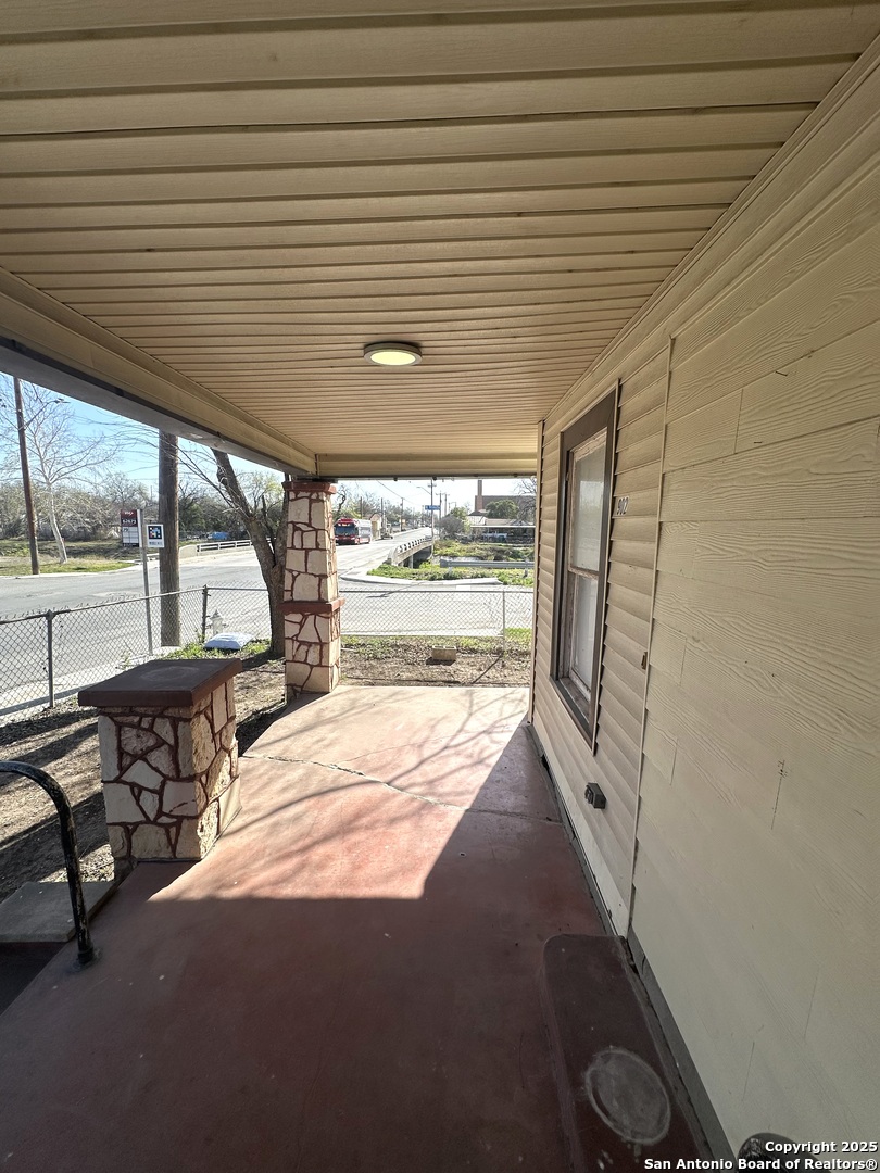 property viewer photo 14