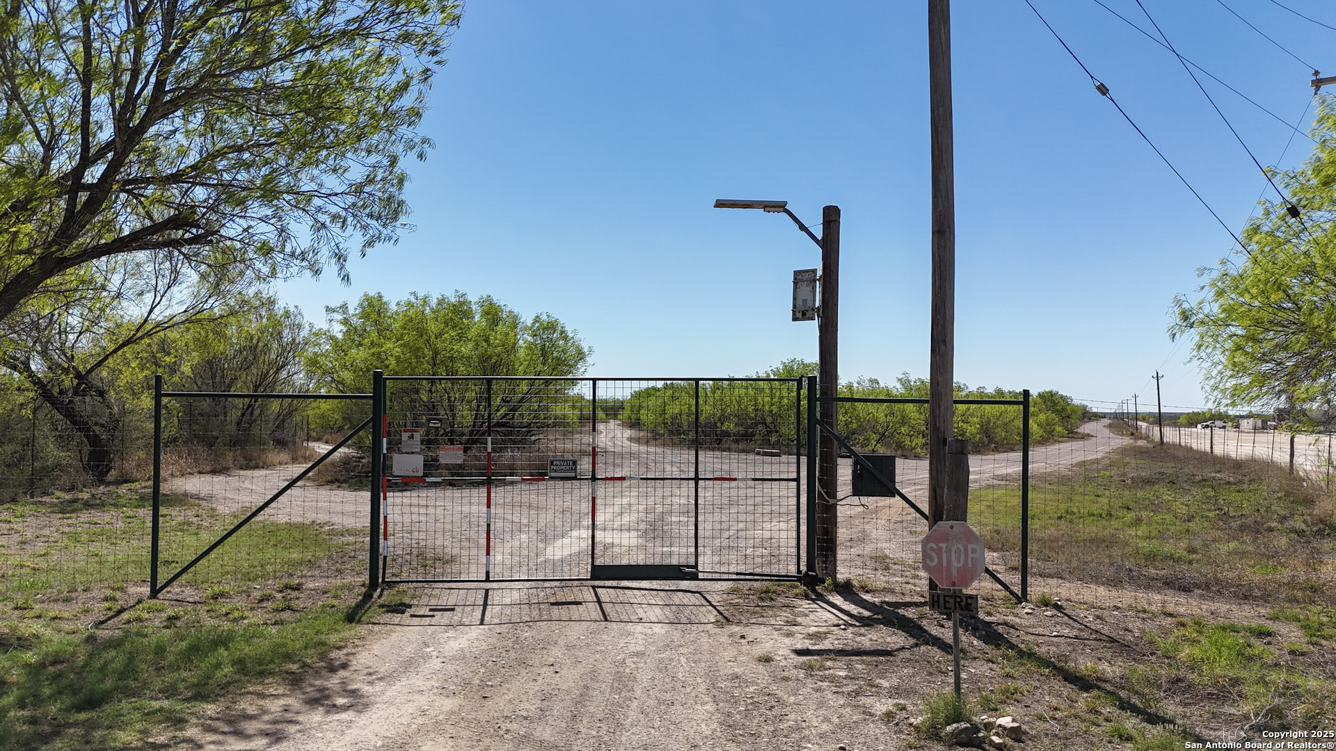 main property photo 16