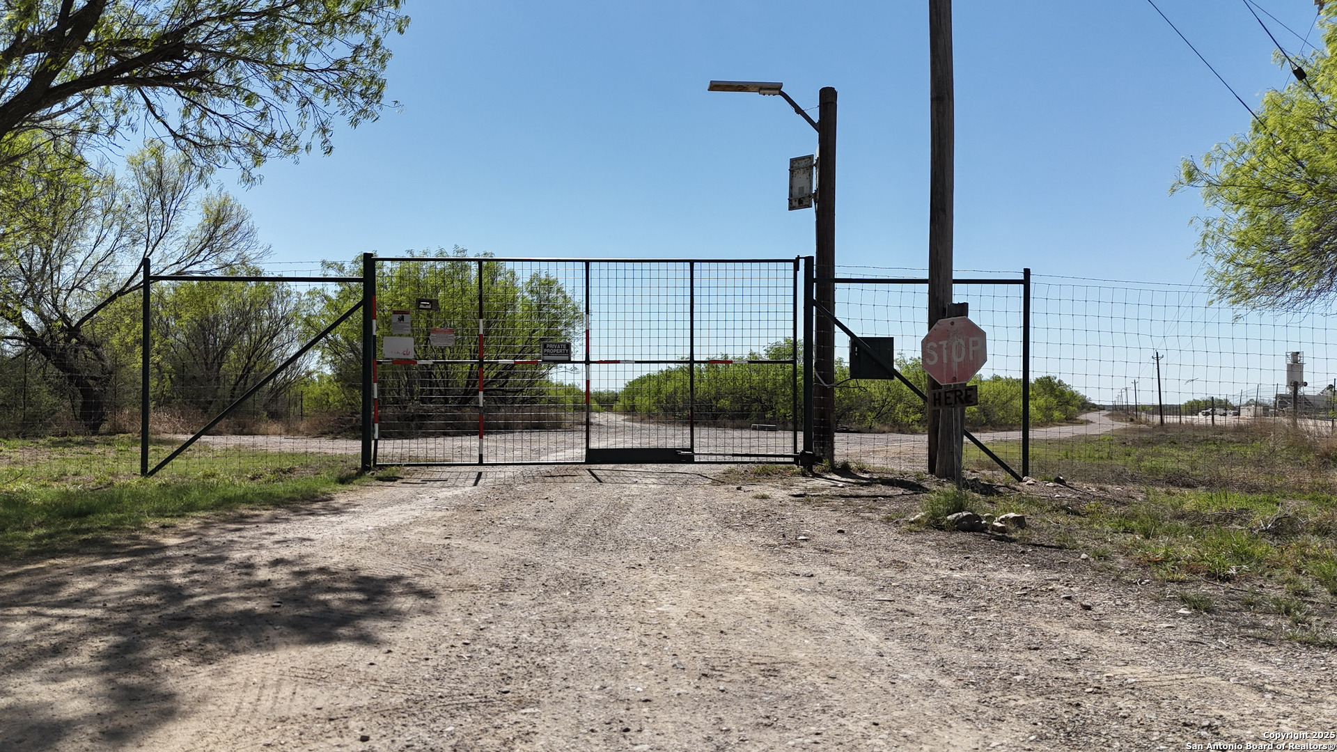 main property photo 17