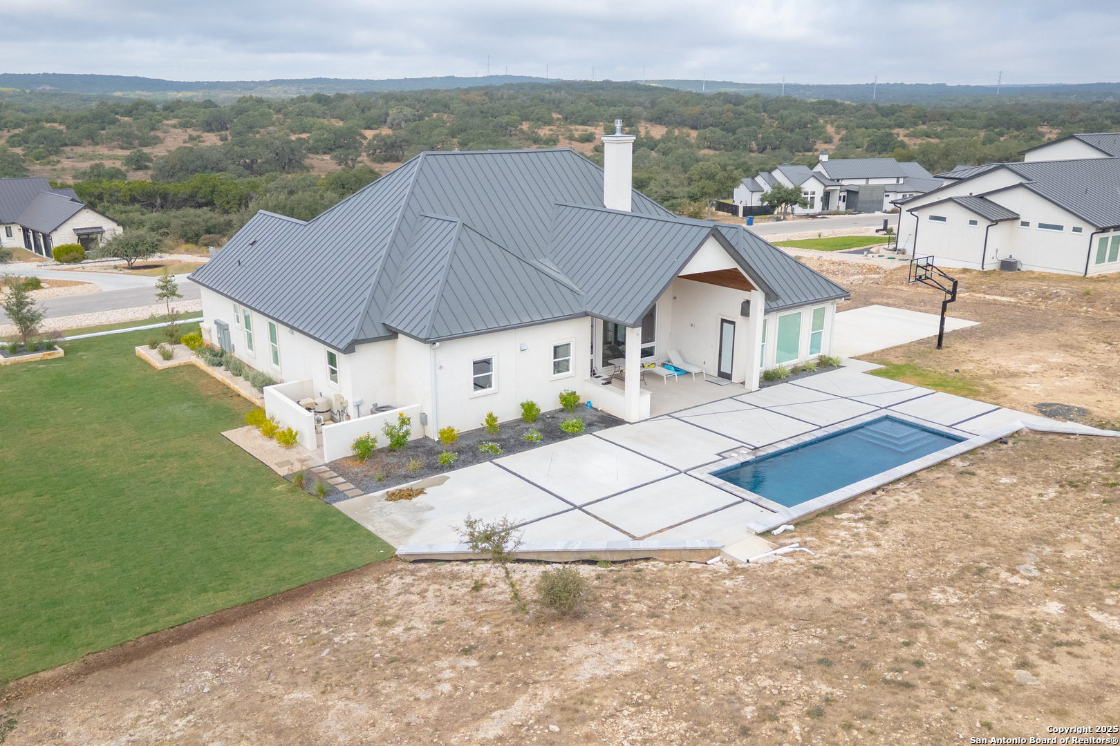 main property photo 45