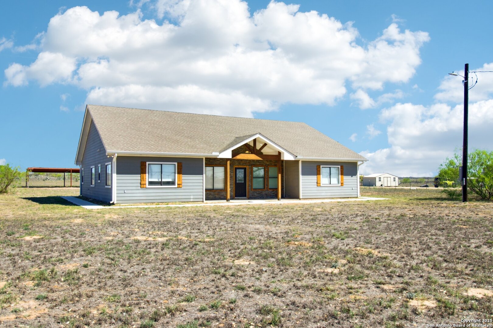 main property photo 4