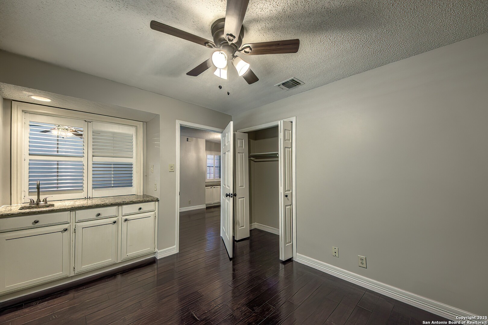 property viewer photo 11