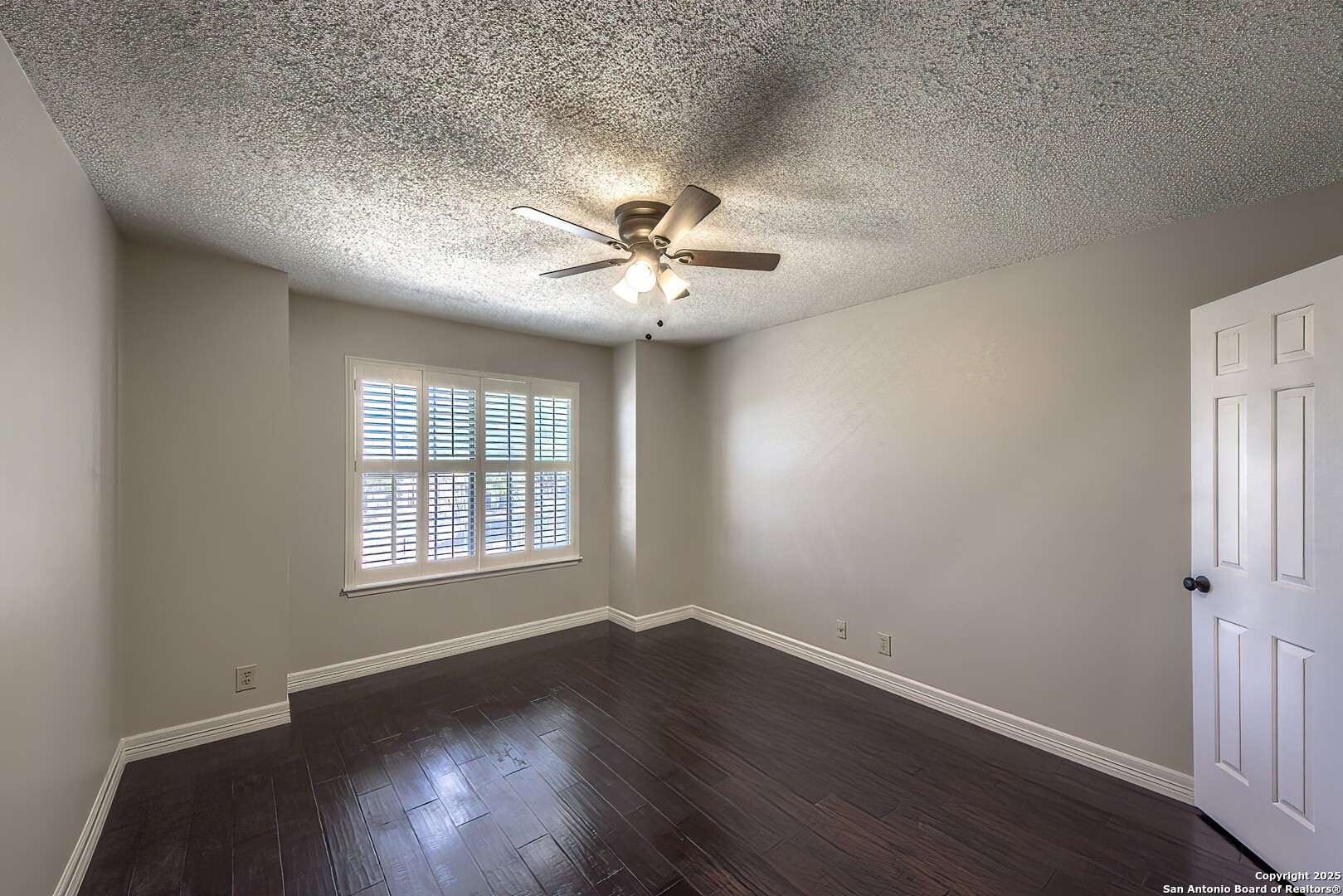 property viewer photo 14