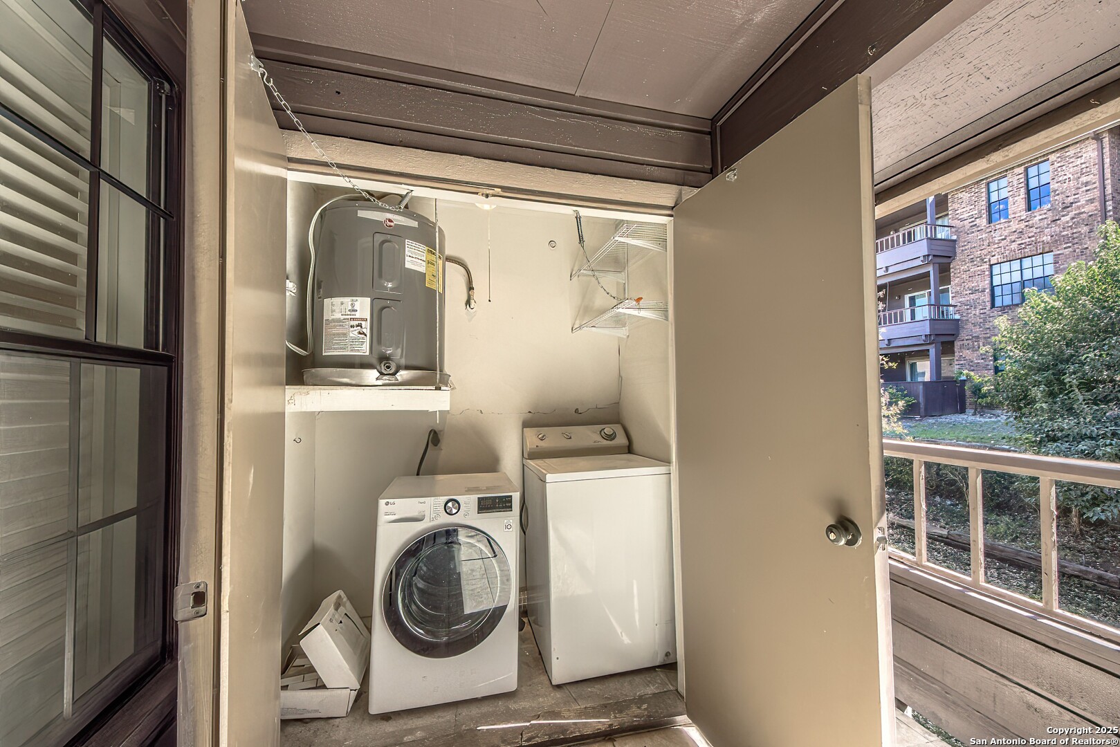 property viewer photo 18