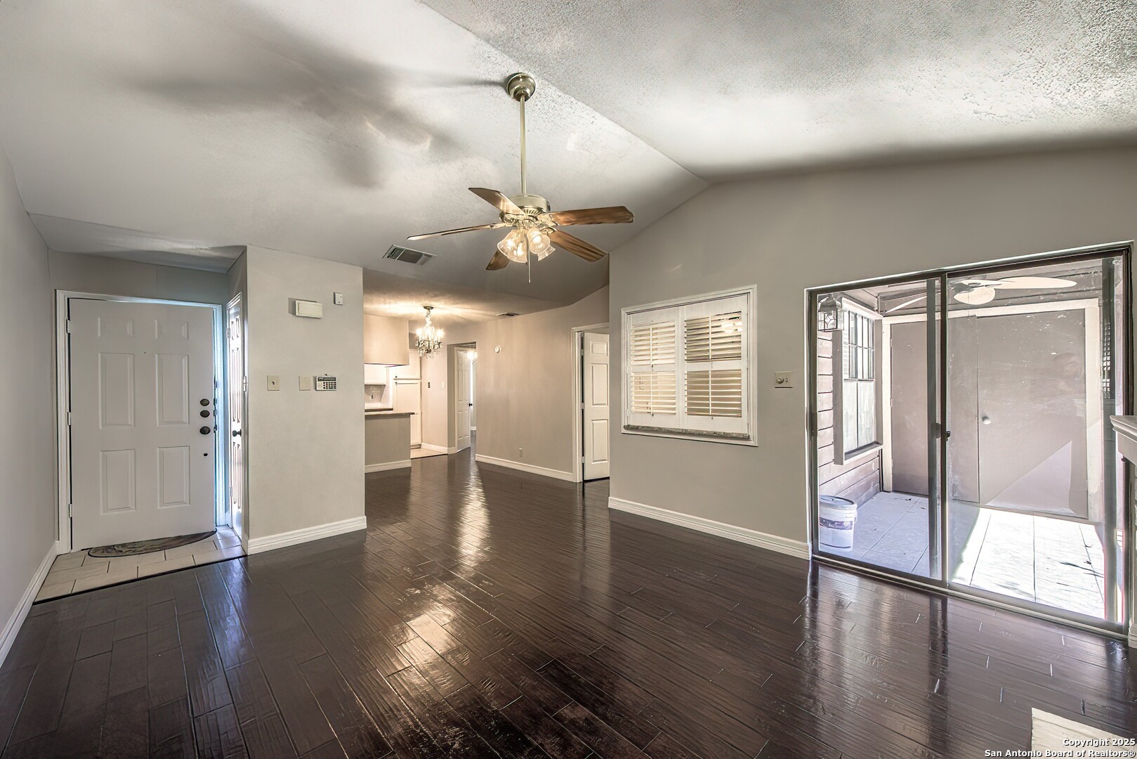 property viewer photo 2