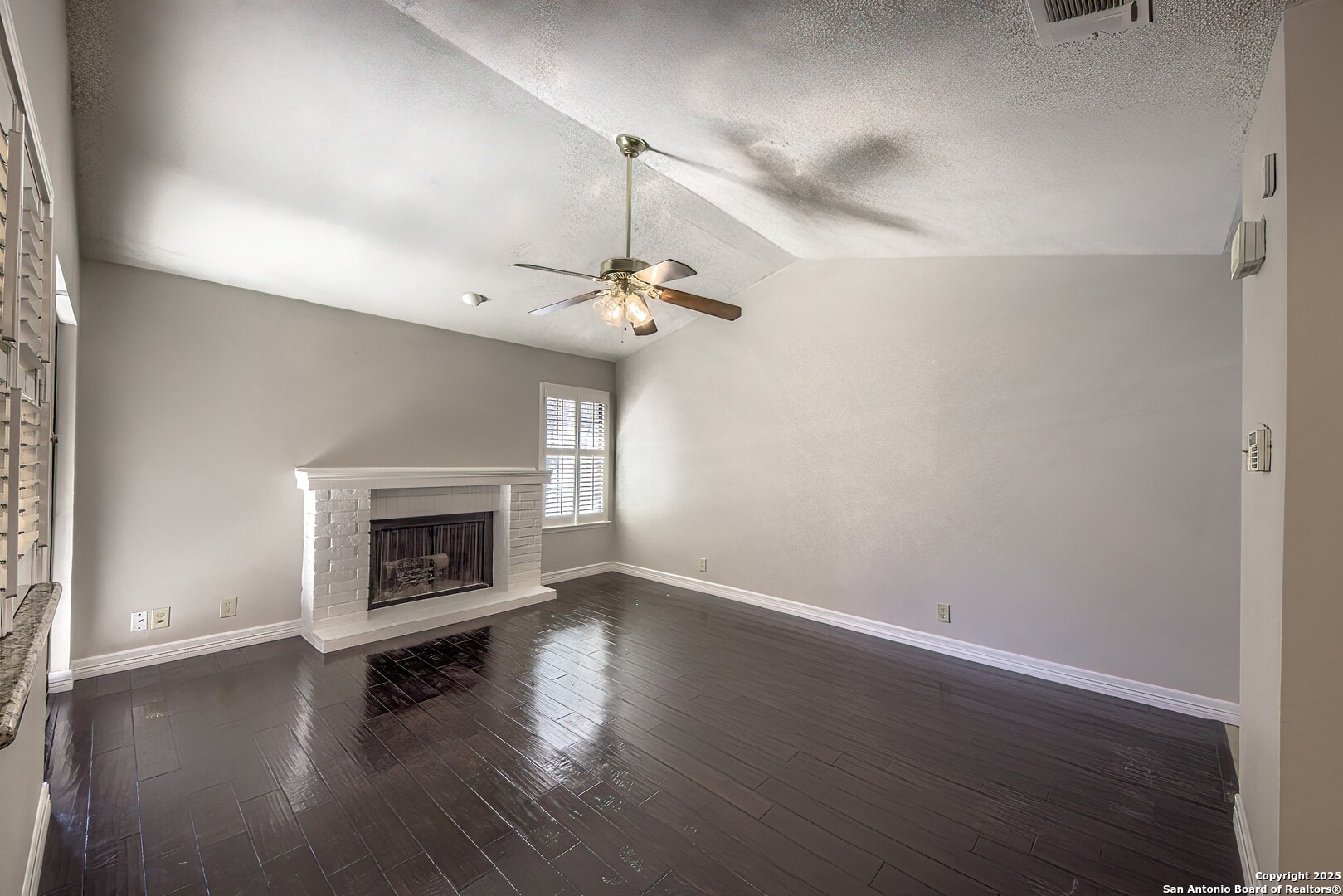 property viewer photo 3