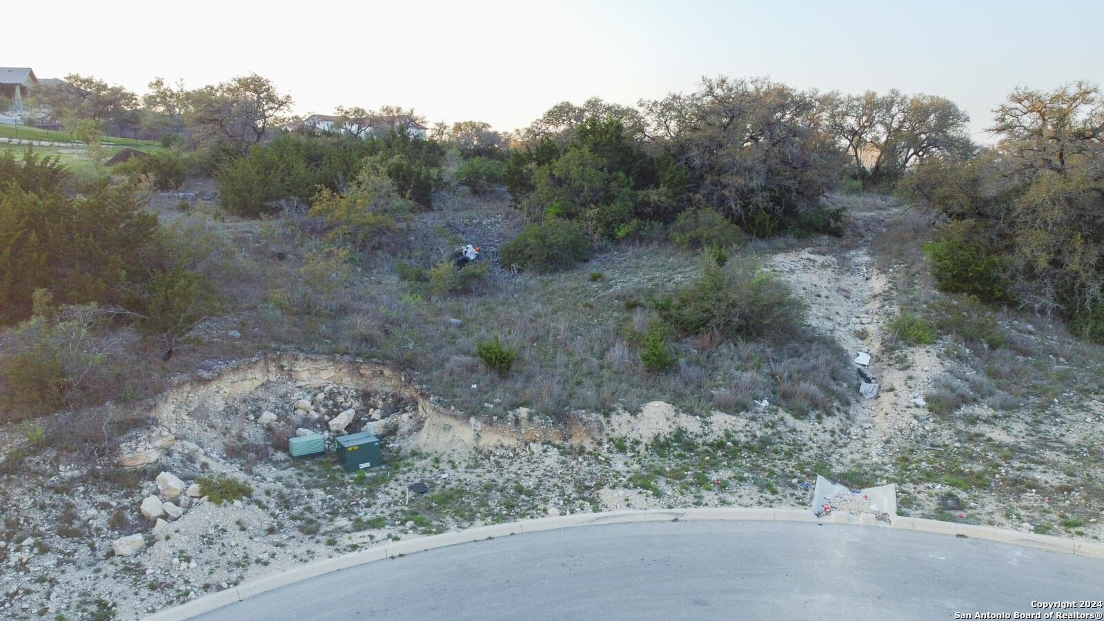 main property photo 6